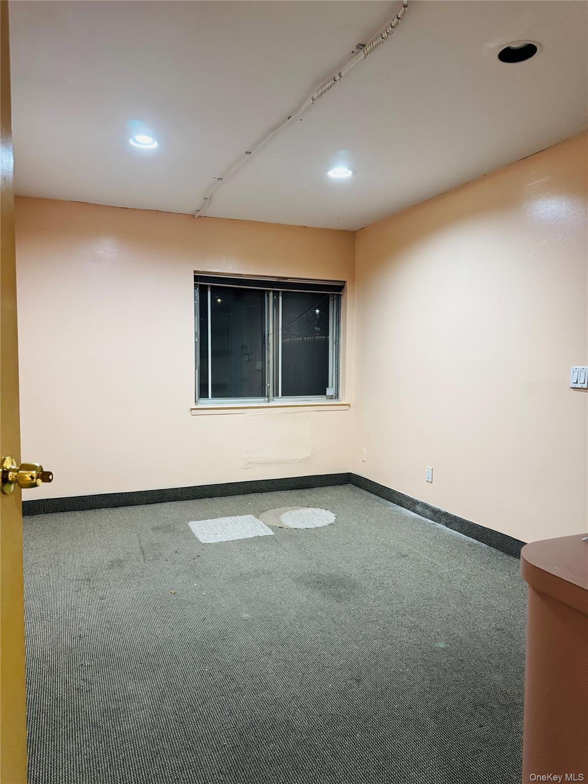 Commercial Lease 57th  Queens, NY 11373, MLS-948231-10