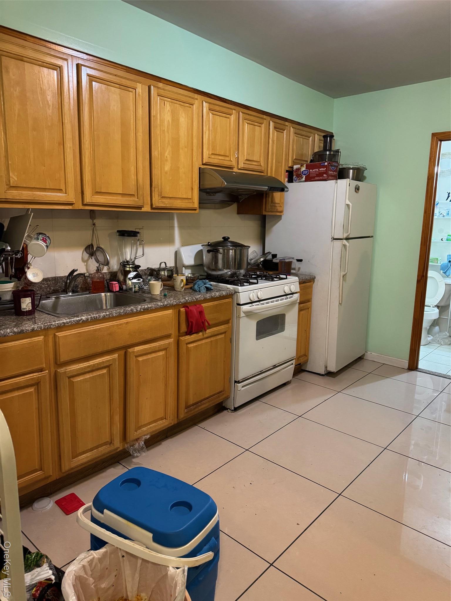 Condo 37th  Queens, NY 11368, MLS-948264-2