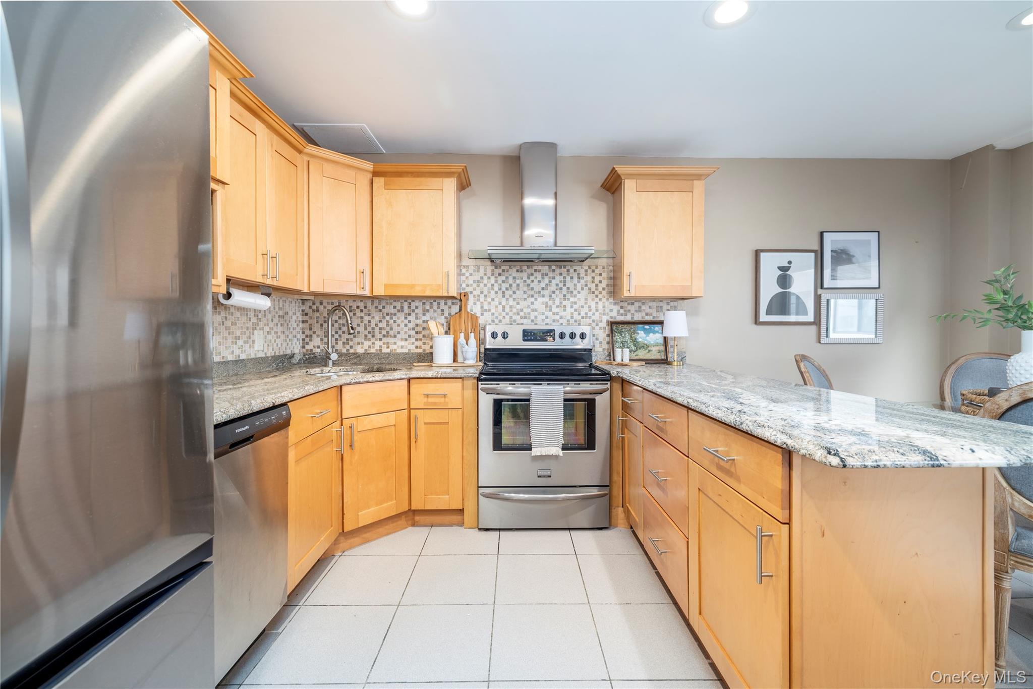 Condo Shore Rd  Nassau County, NY 11561, MLS-948269-4