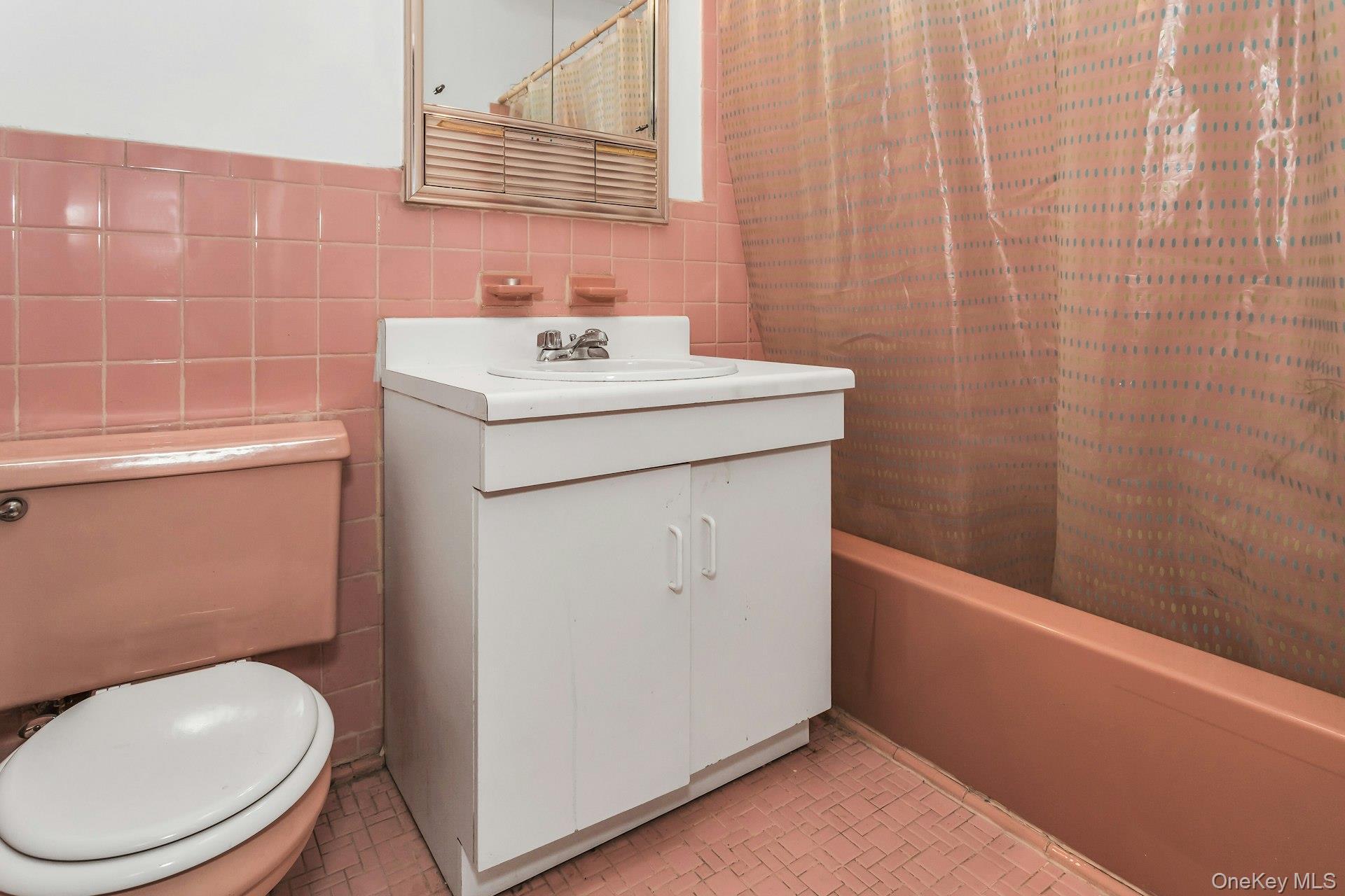 Single Family Lafayette  Queens, NY 11417, MLS-948277-23