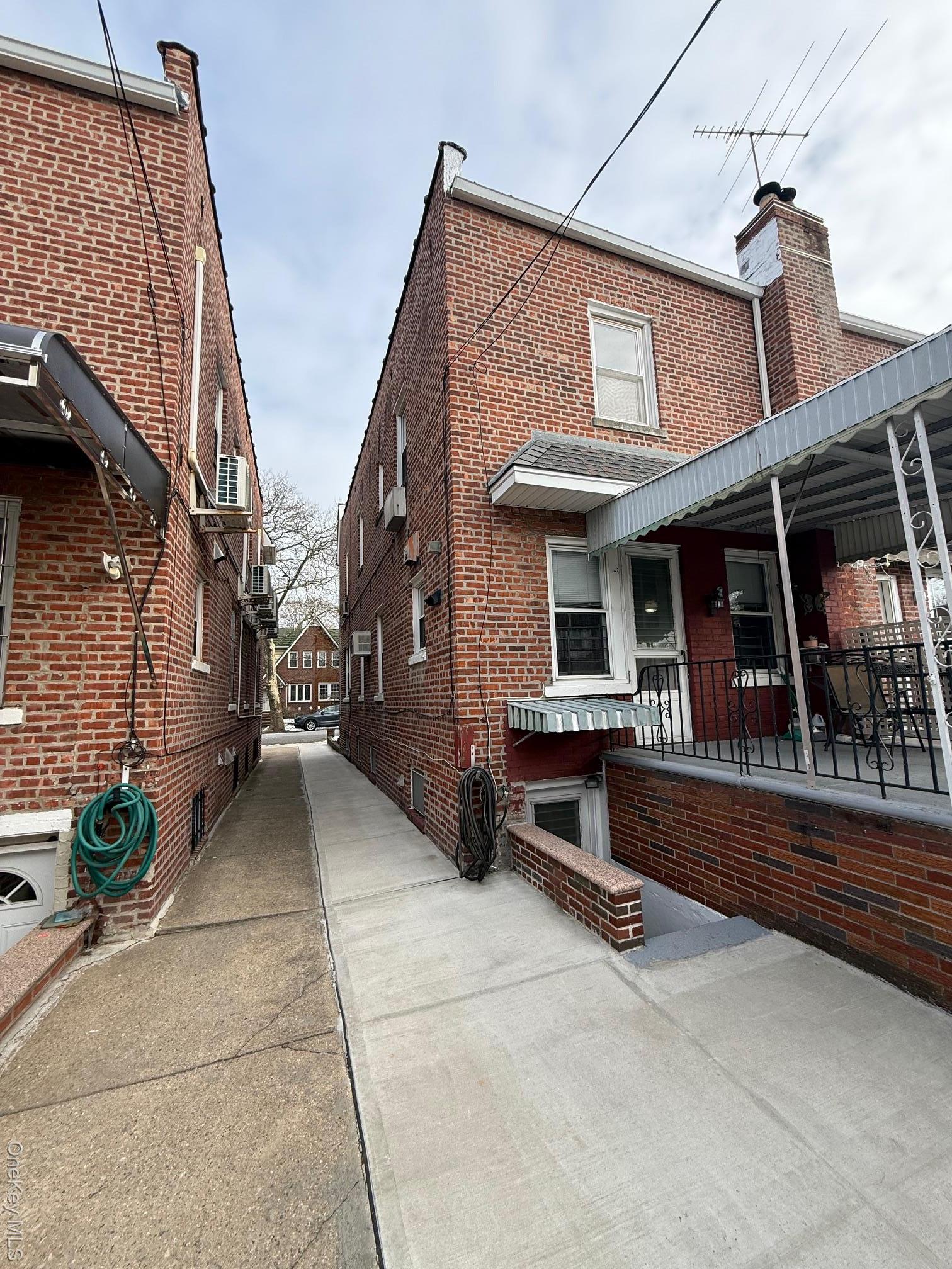 Single Family 38th  Brooklyn, NY 11234, MLS-948298-32