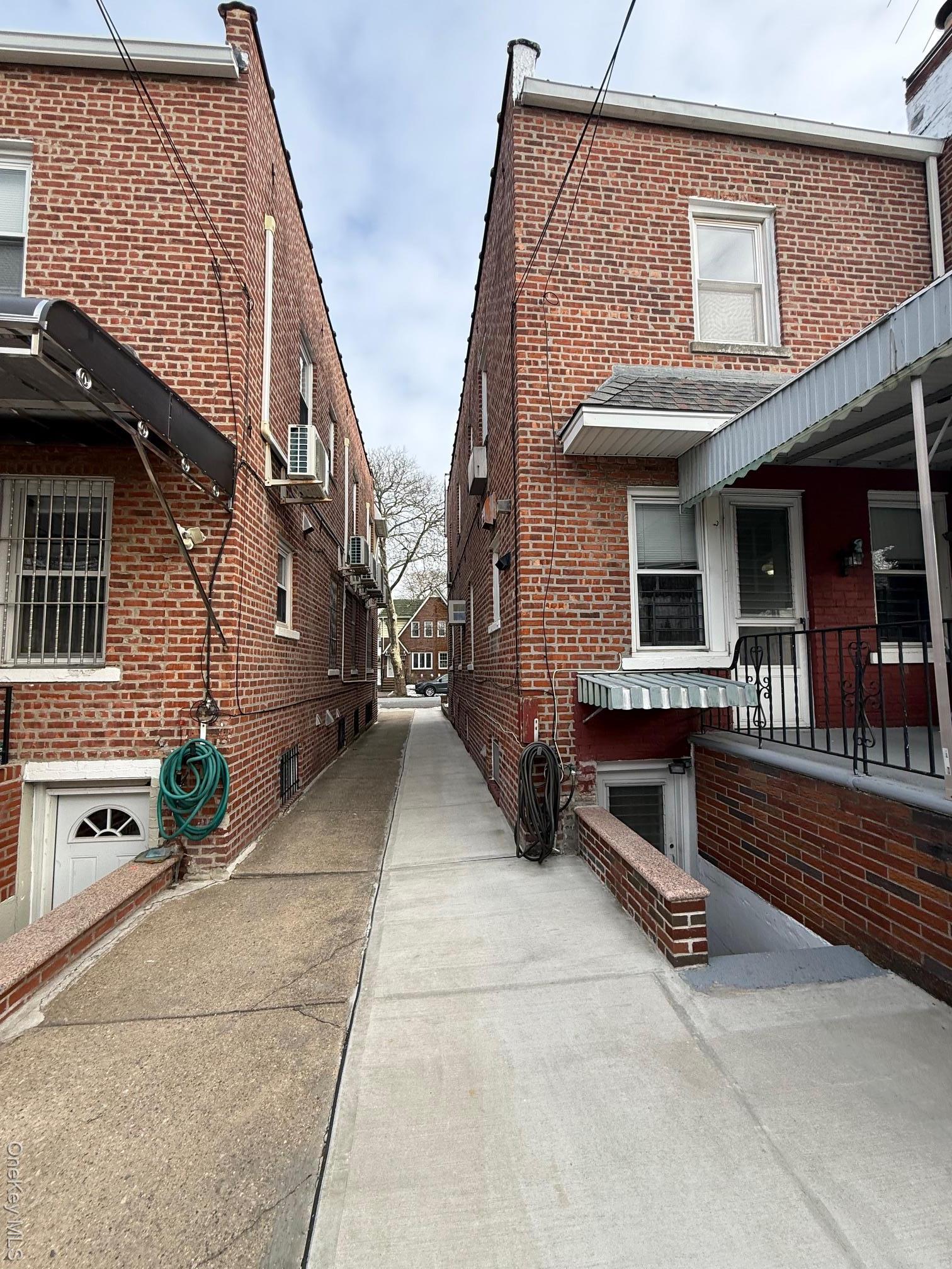 Single Family 38th  Brooklyn, NY 11234, MLS-948298-33