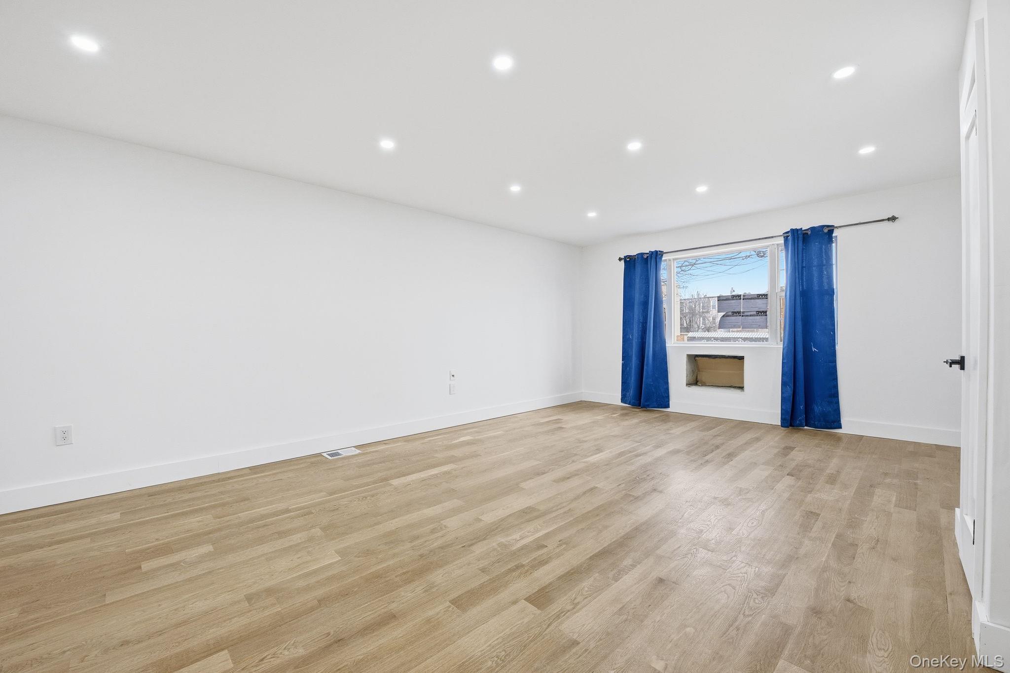 Single Family 96th  Brooklyn, NY 11236, MLS-948352-4