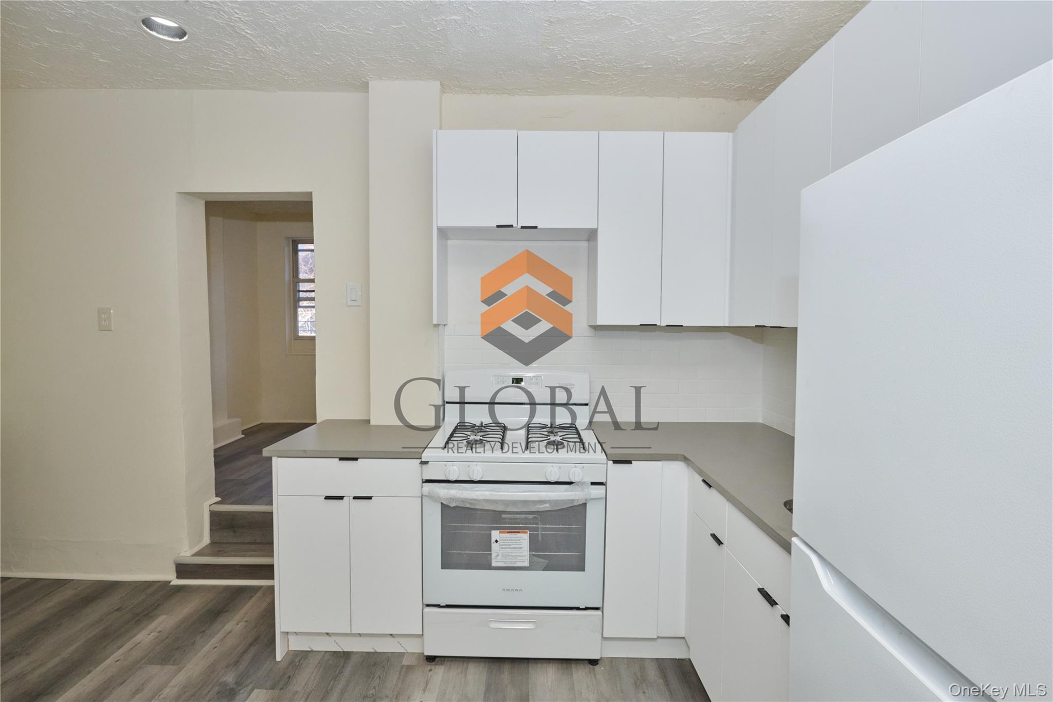 Single Family 215th  Bronx, NY 10467, MLS-948366-31