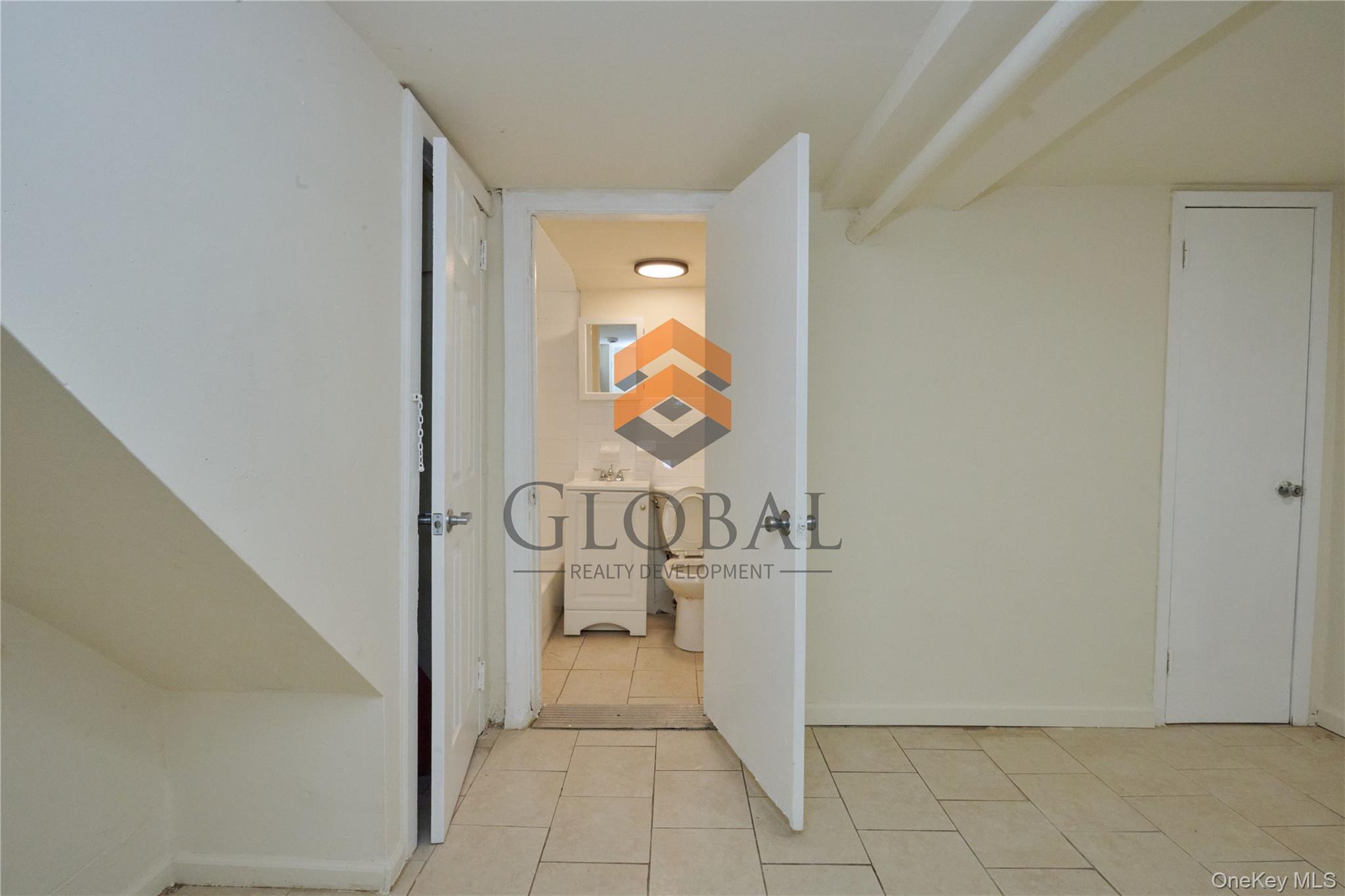 Single Family 215th  Bronx, NY 10467, MLS-948366-49