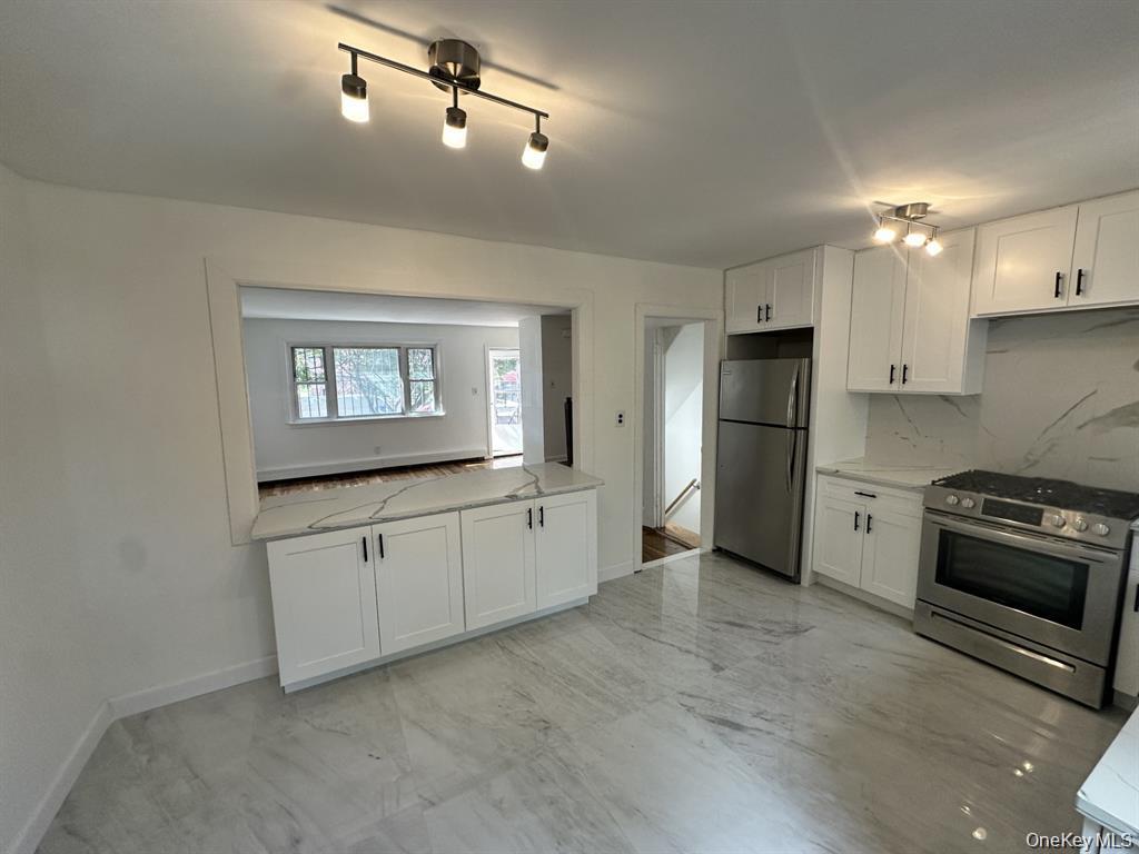 Single Family 228th Bronx, NY 10466, MLS-948373-10