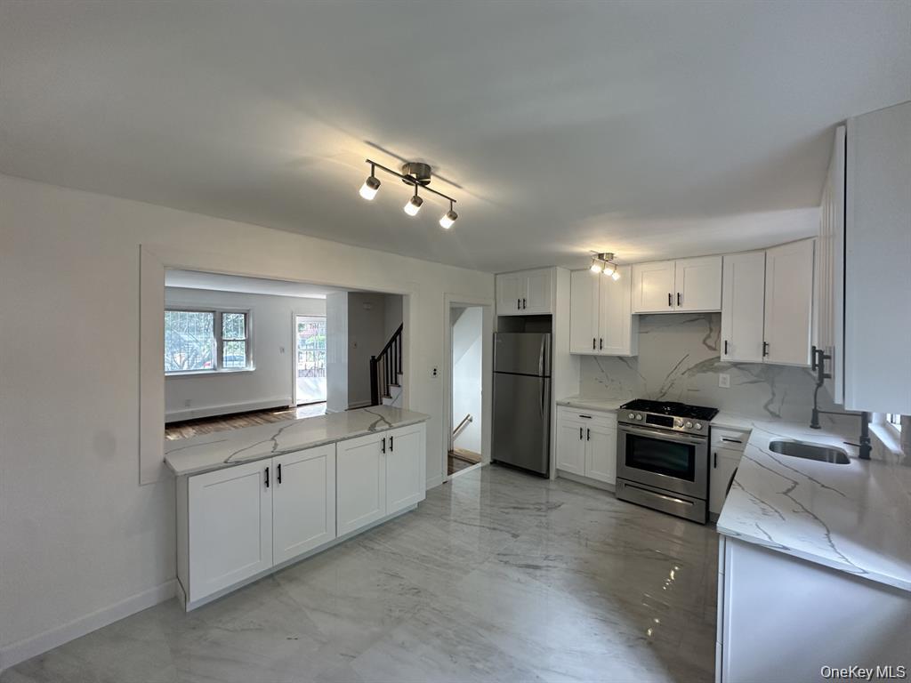 Single Family 228th Bronx, NY 10466, MLS-948373-9