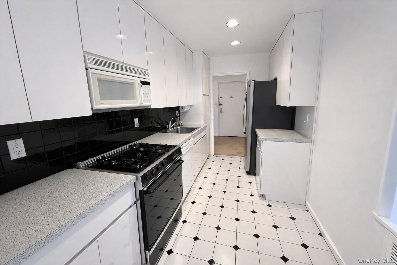 Coop 18th  Queens, NY 11360, MLS-948435-8