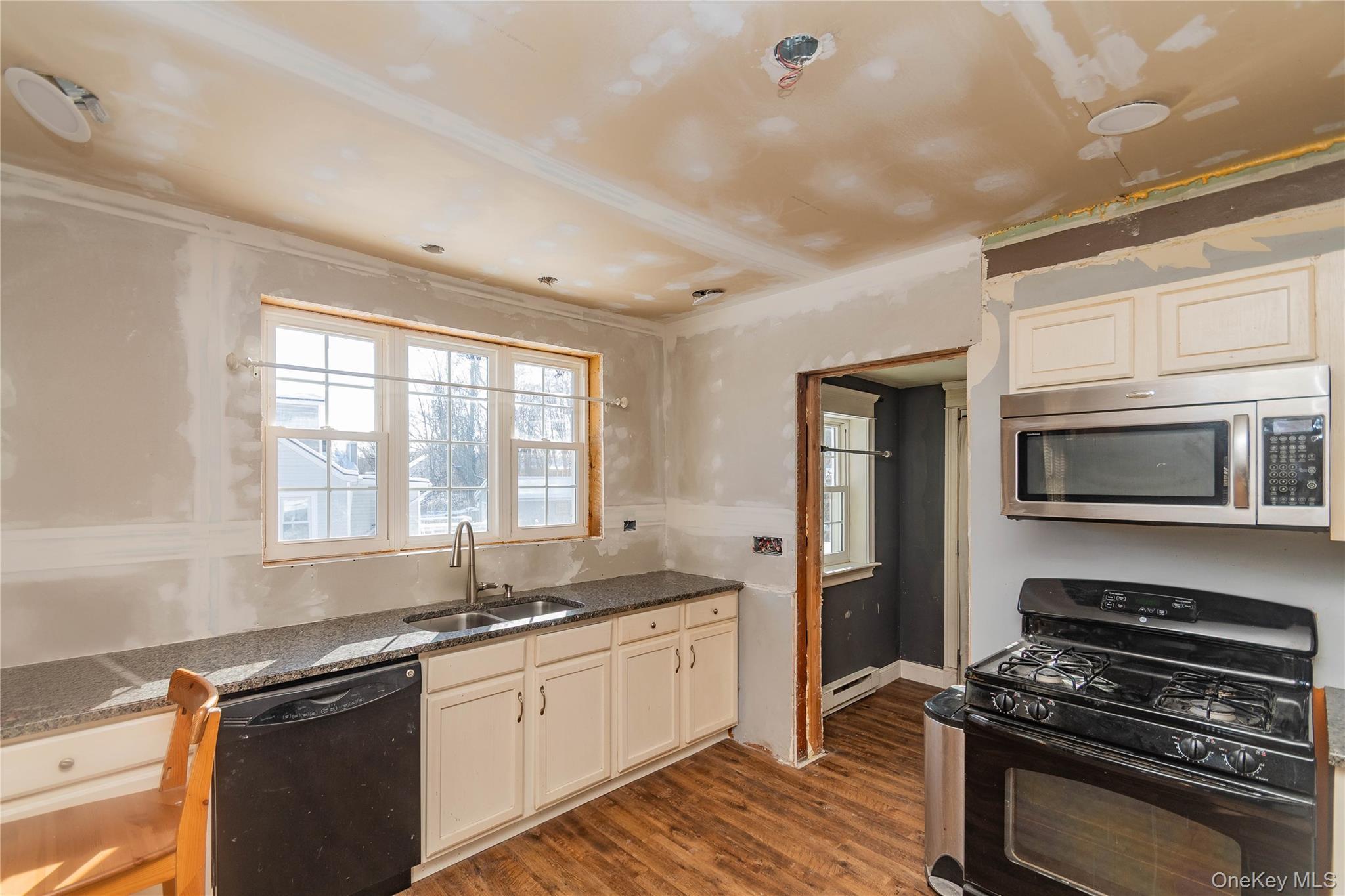 Single Family Pierpont  Orange County, NY 12550, MLS-948523-11