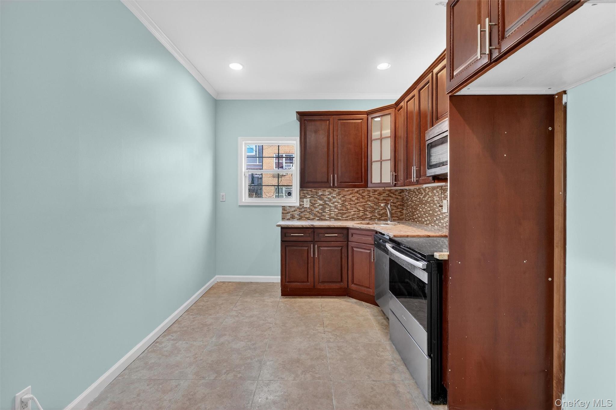 Single Family Throggs Neck  Bronx, NY 10465, MLS-948550-13