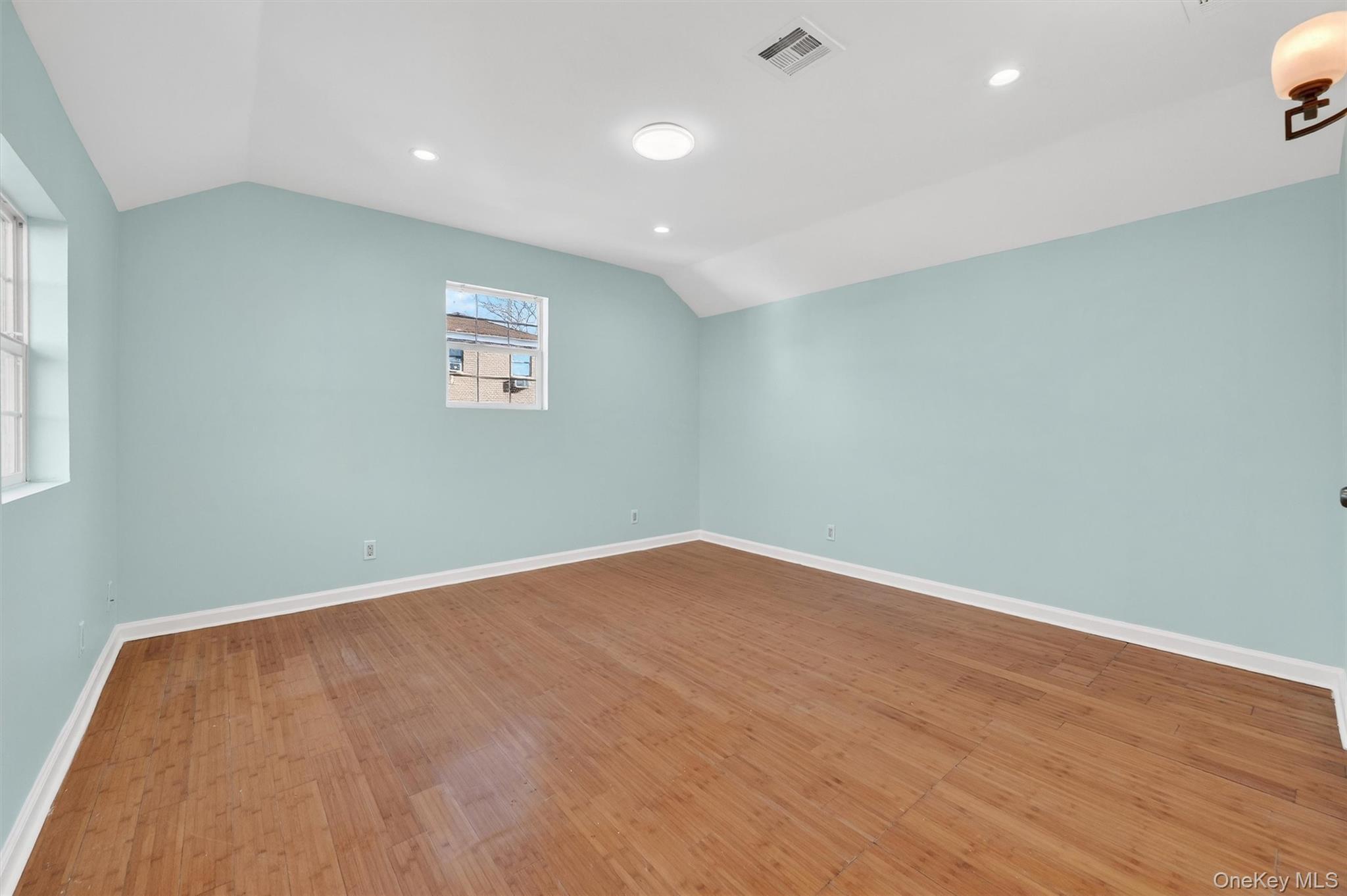 Single Family Throggs Neck  Bronx, NY 10465, MLS-948550-24