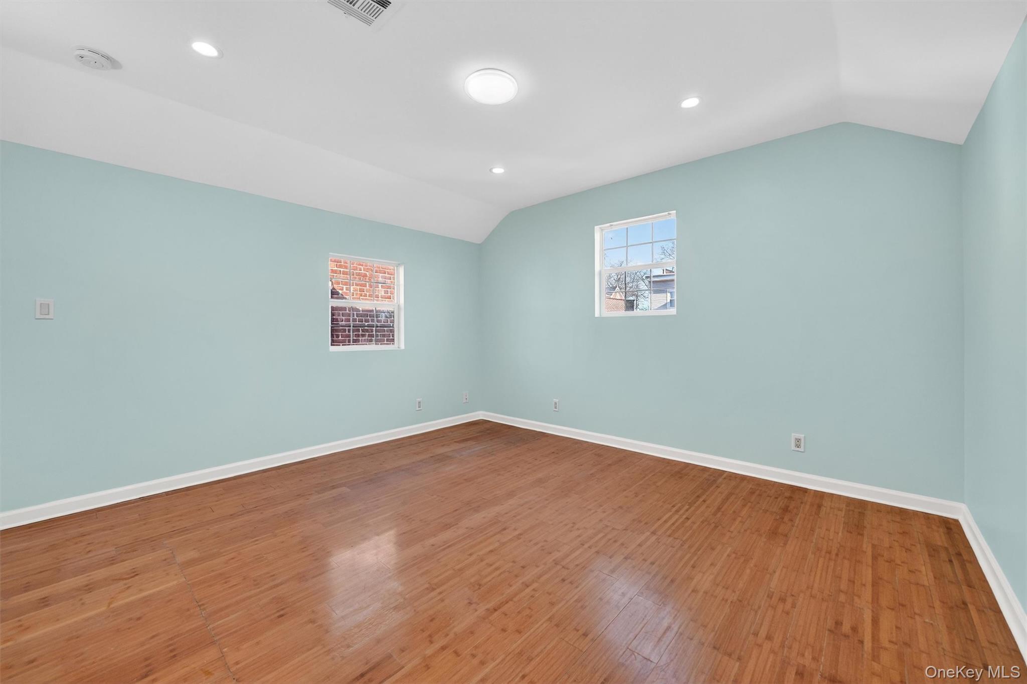 Single Family Throggs Neck  Bronx, NY 10465, MLS-948550-25