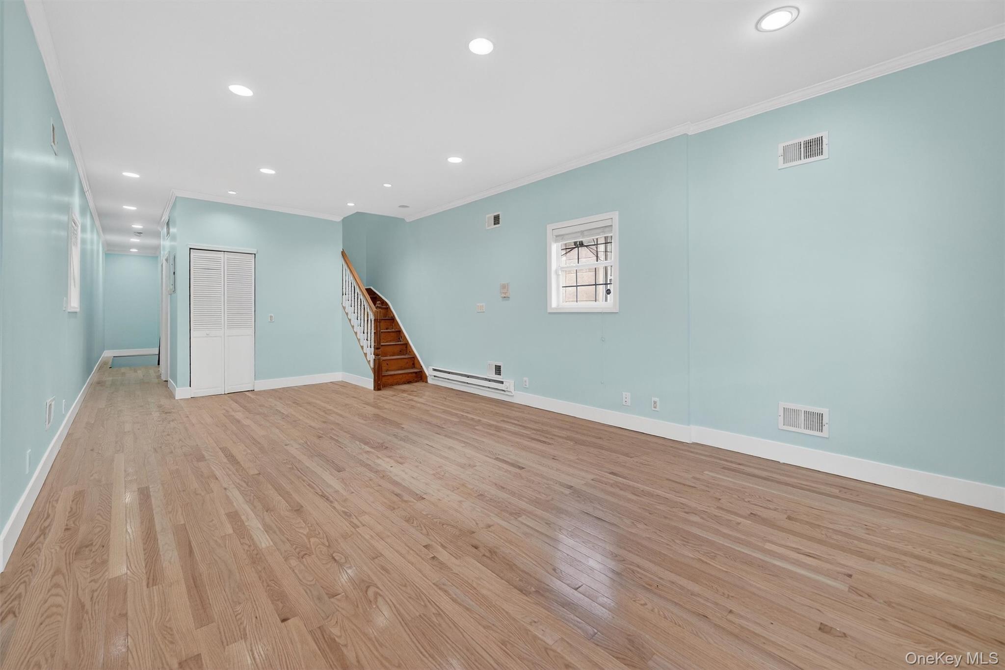 Single Family Throggs Neck  Bronx, NY 10465, MLS-948550-5