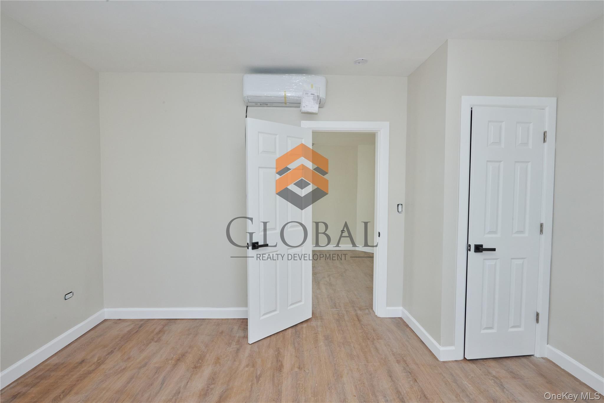 Single Family 221st  Bronx, NY 10467, MLS-948560-25