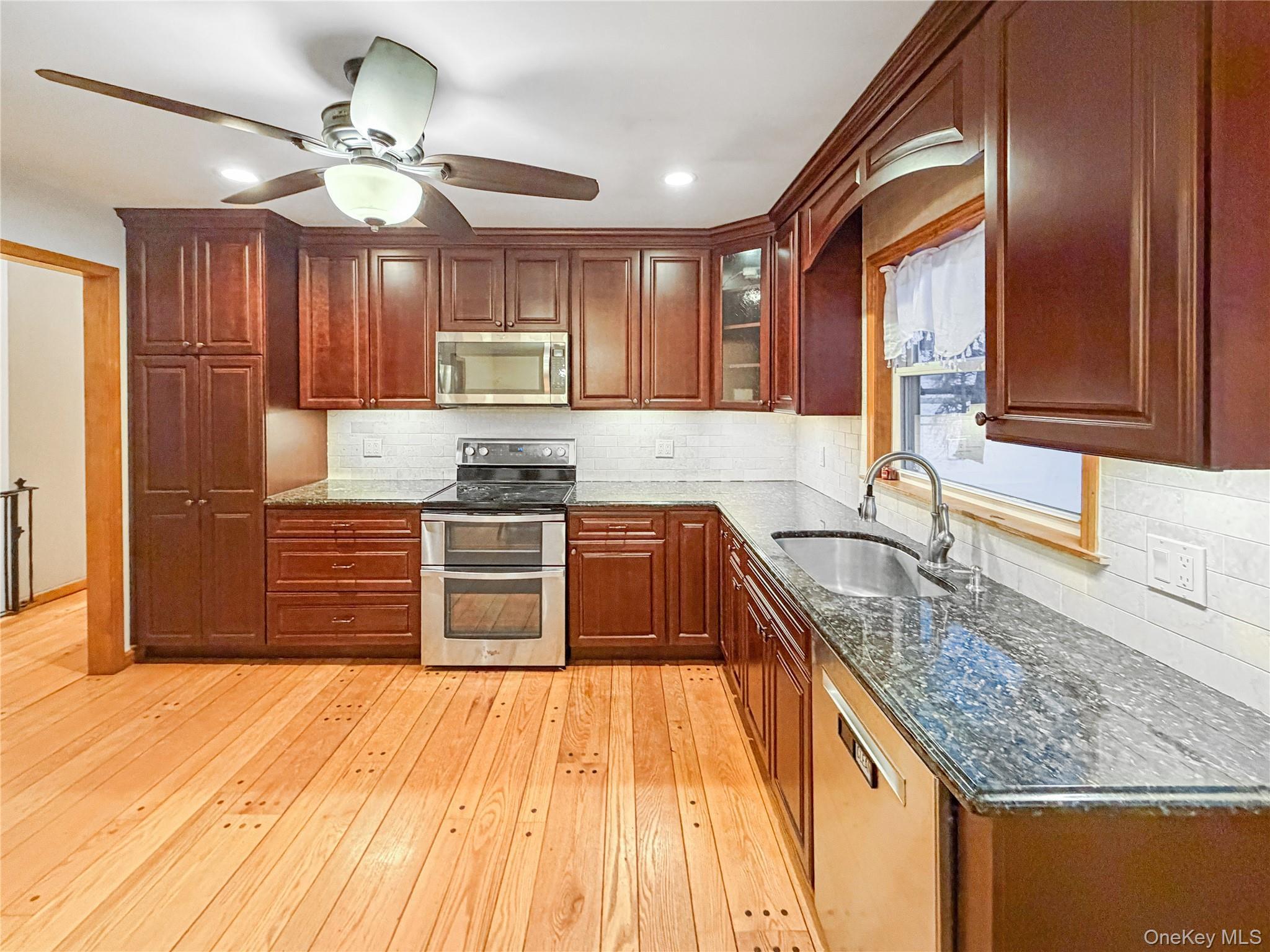 Single Family Mountain  Putnam County, NY 10516, MLS-948583-13