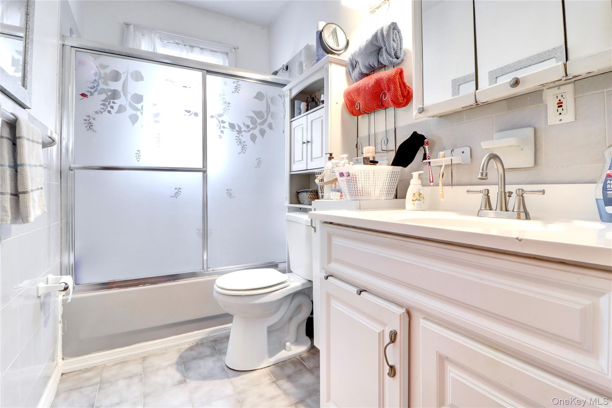 Single Family 80th Queens, NY 11385, MLS-948590-13