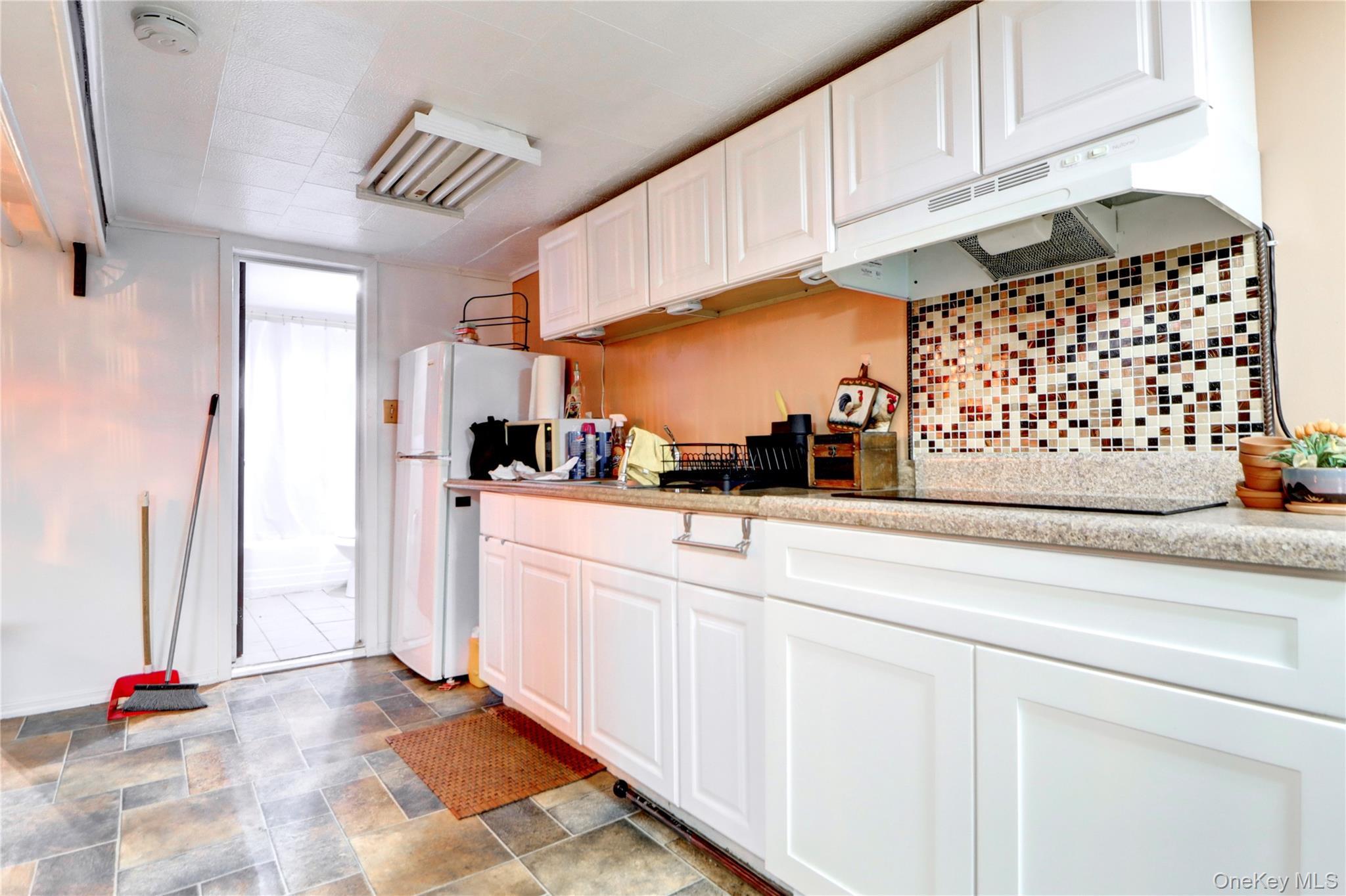 Single Family 80th Queens, NY 11385, MLS-948590-17