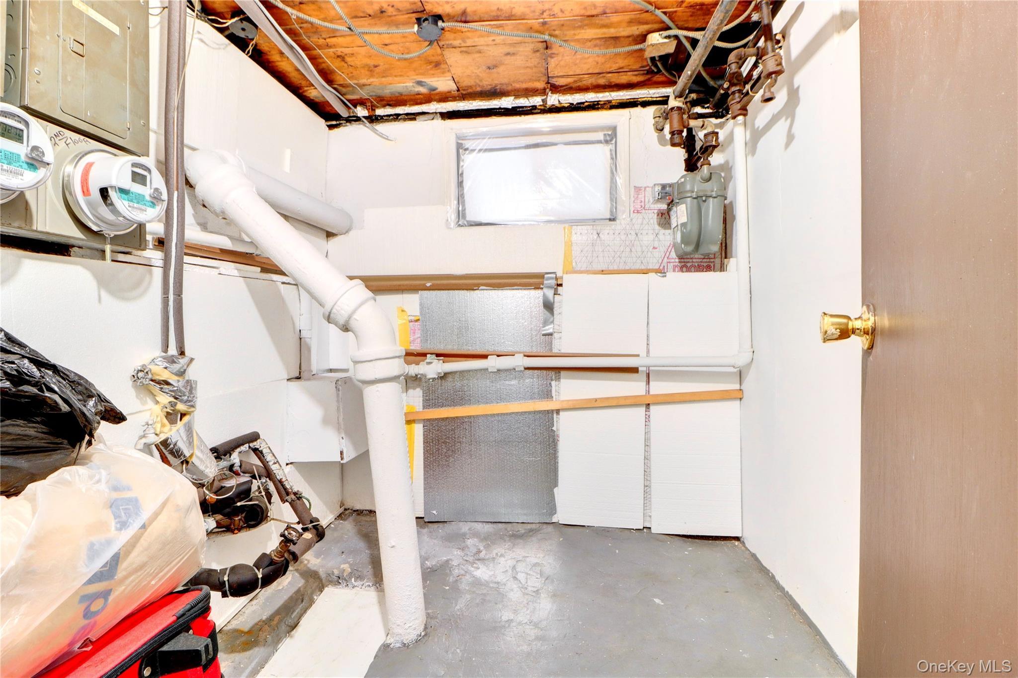 Single Family 80th Queens, NY 11385, MLS-948590-19