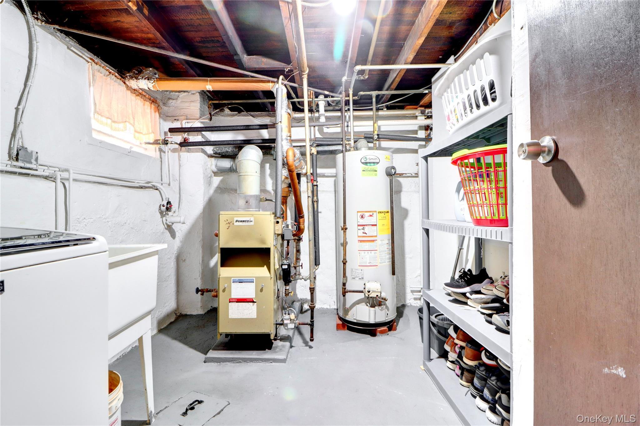 Single Family 80th Queens, NY 11385, MLS-948590-20