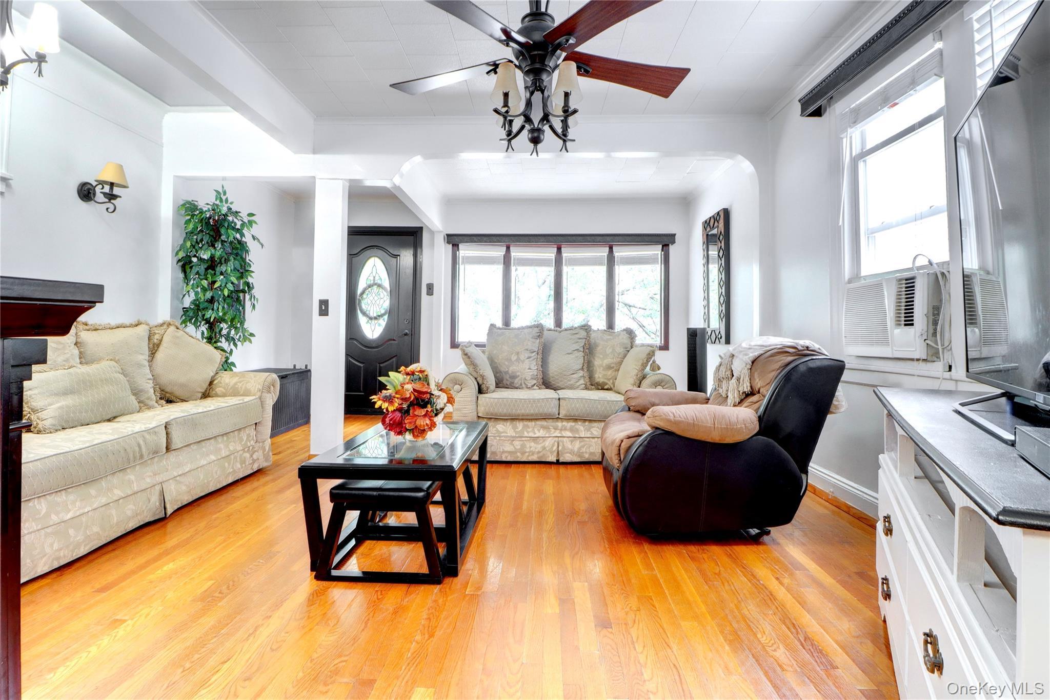 Single Family 80th Queens, NY 11385, MLS-948590-3