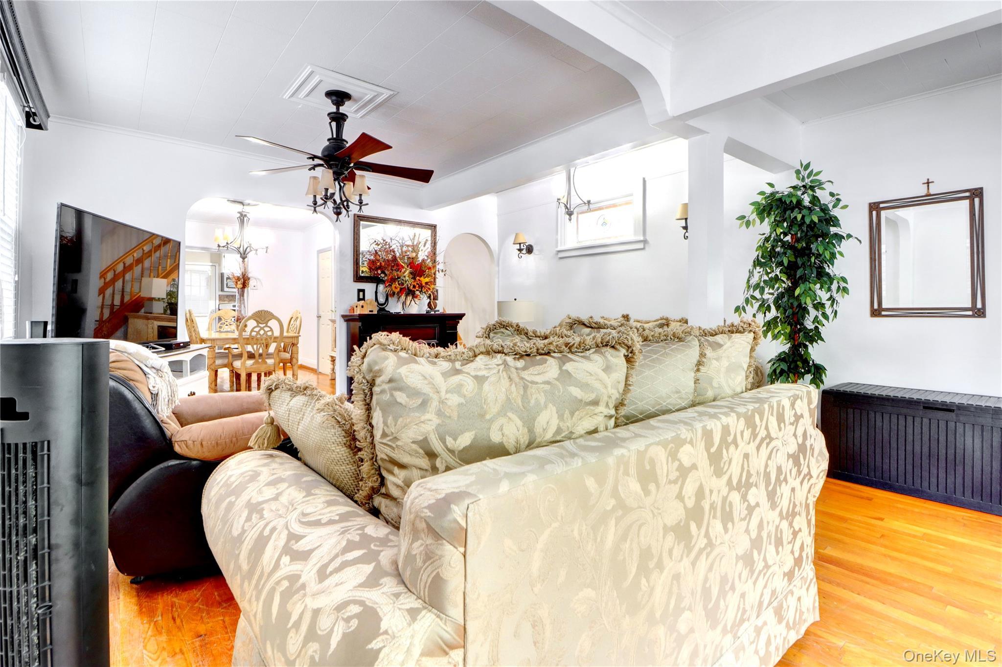 Single Family 80th Queens, NY 11385, MLS-948590-5