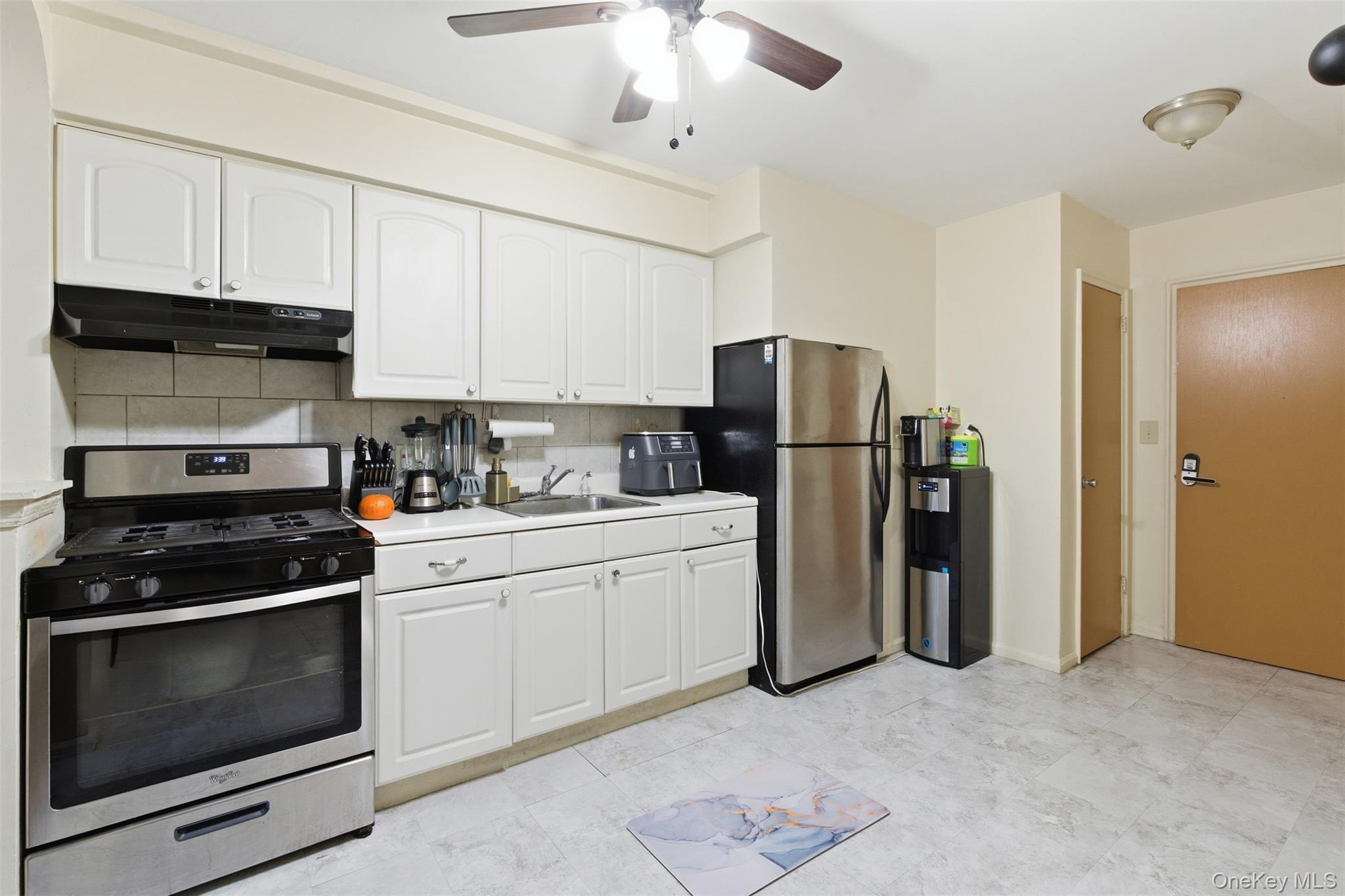 Single Family Astor  Bronx, NY 10469, MLS-948650-29