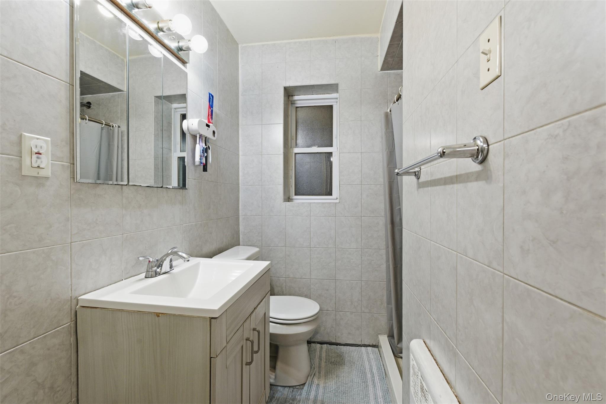 Single Family Astor  Bronx, NY 10469, MLS-948650-34