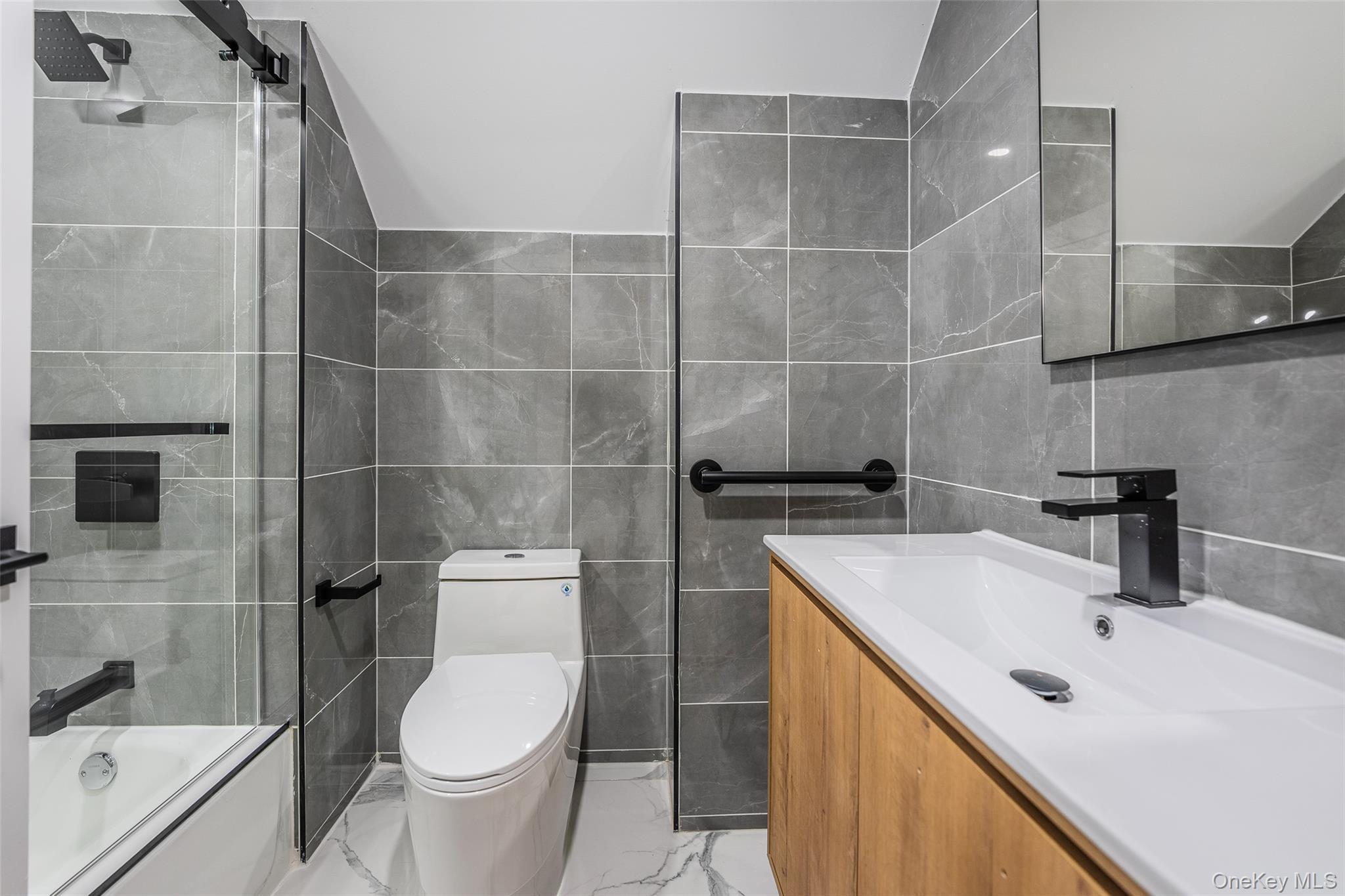 Single Family 162nd  Queens, NY 11366, MLS-948664-11