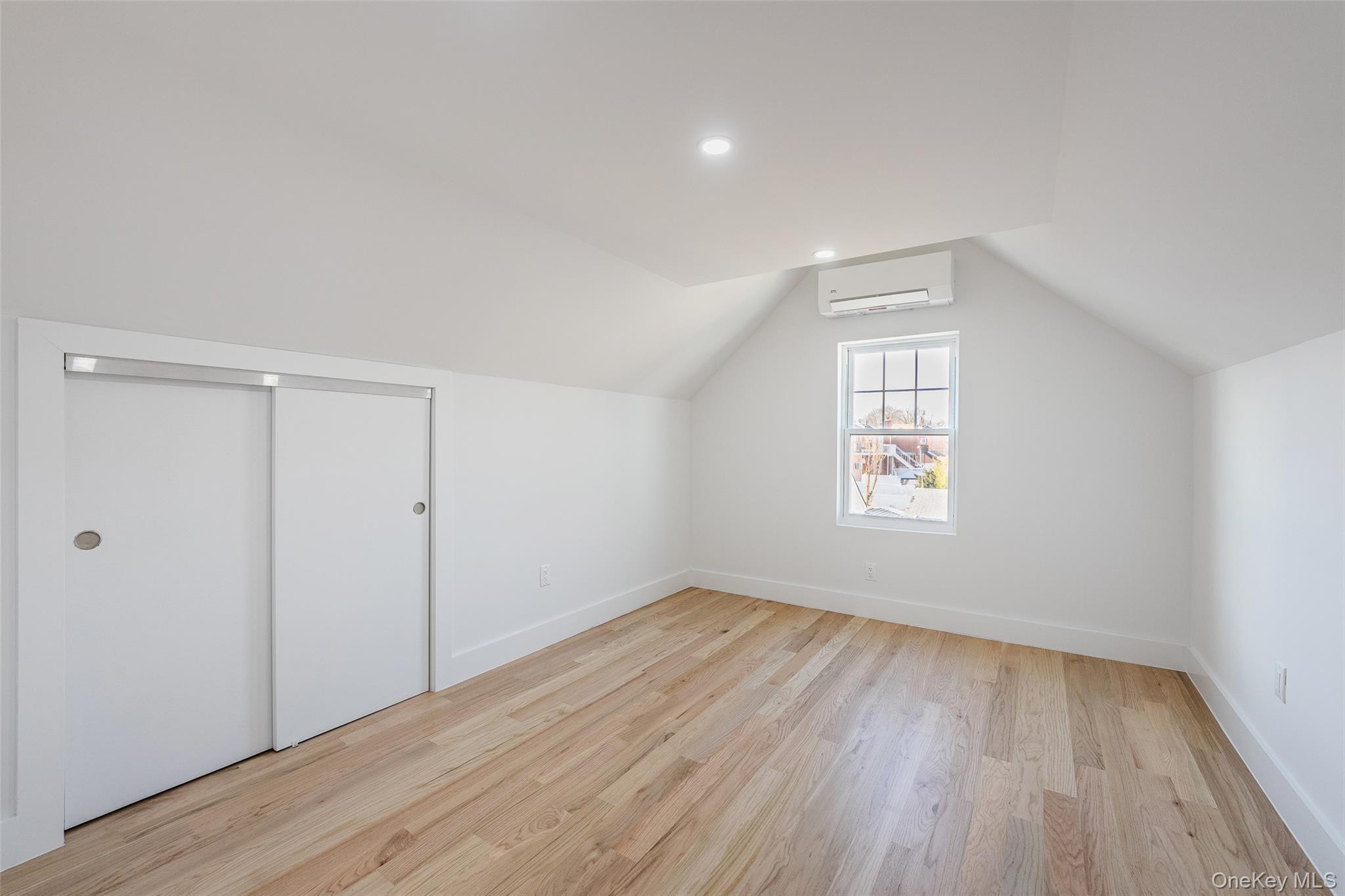 Single Family 162nd  Queens, NY 11366, MLS-948664-15