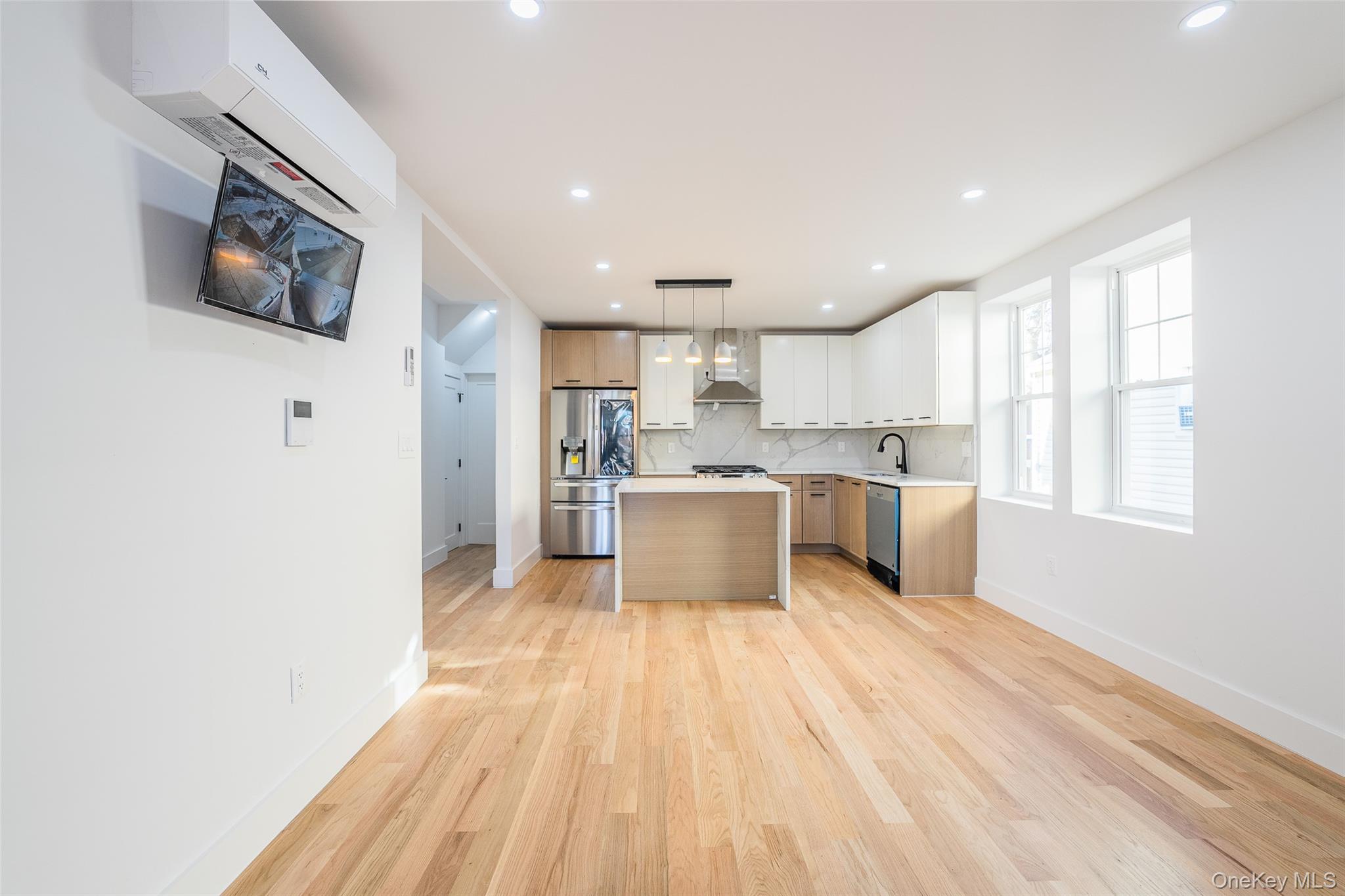 Single Family 162nd  Queens, NY 11366, MLS-948664-19