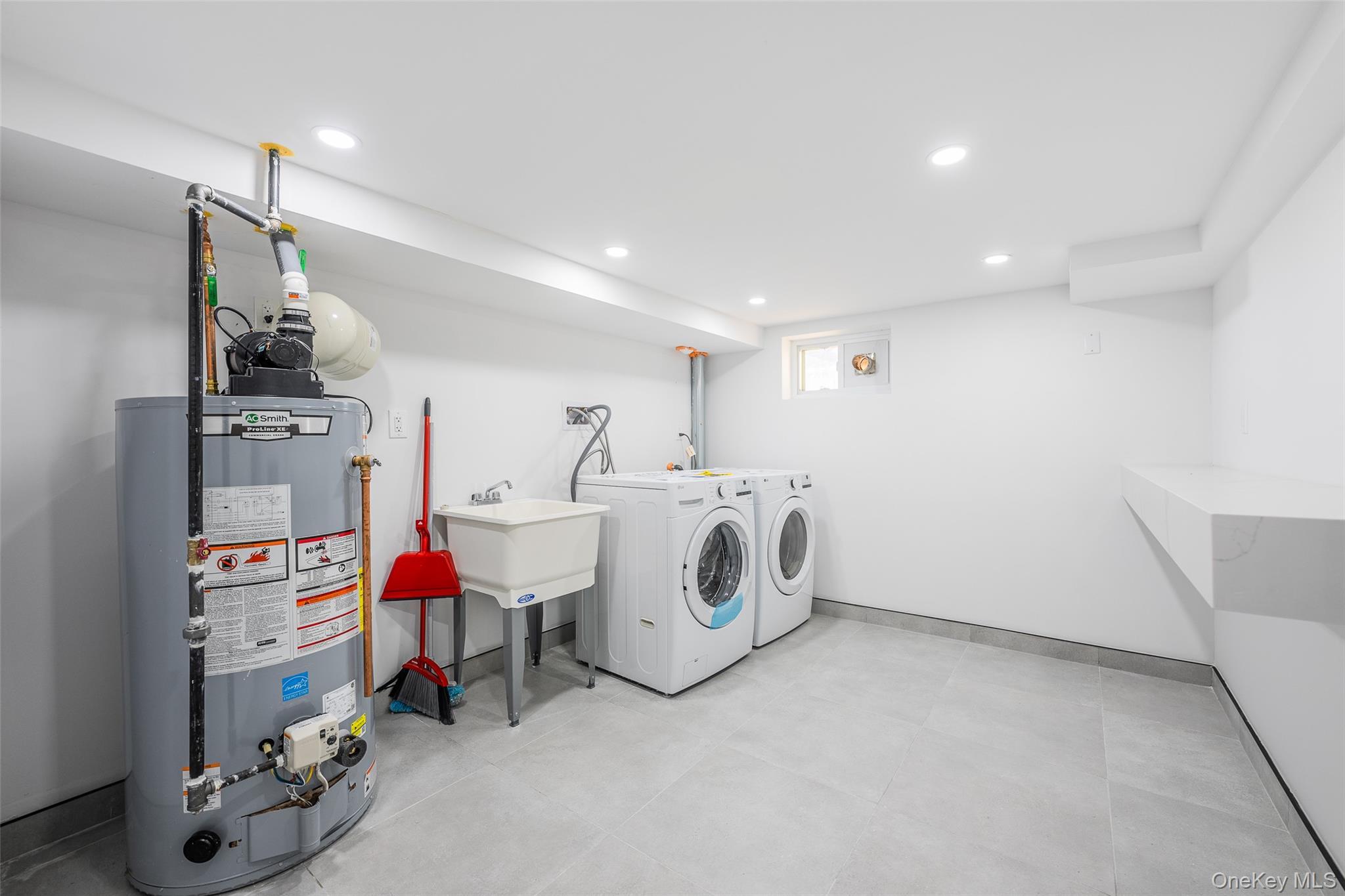 Single Family 162nd  Queens, NY 11366, MLS-948664-33