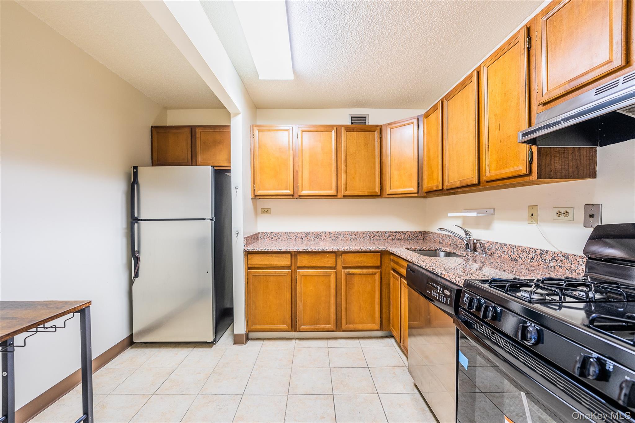 Condo Bay Club  Queens, NY 11360, MLS-948676-22