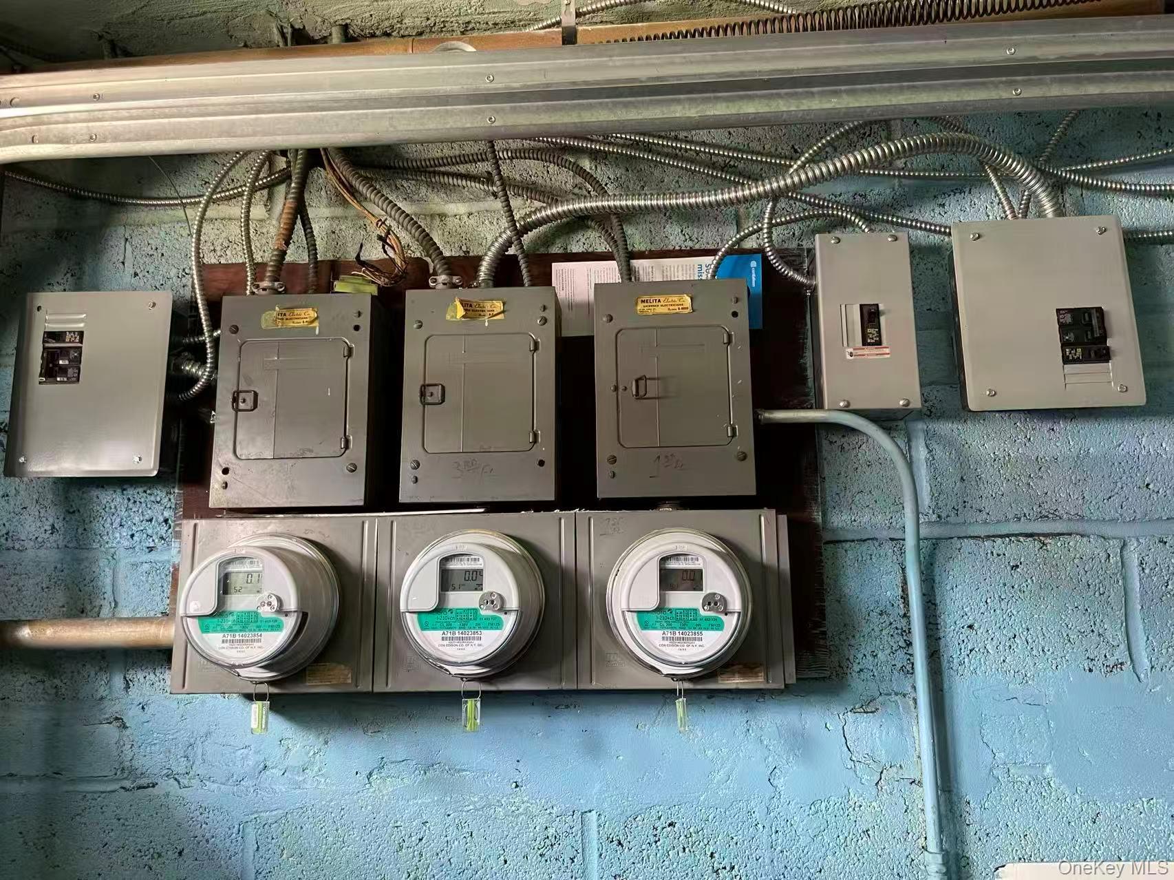 Single Family 71st  Queens, NY 11370, MLS-948723-8