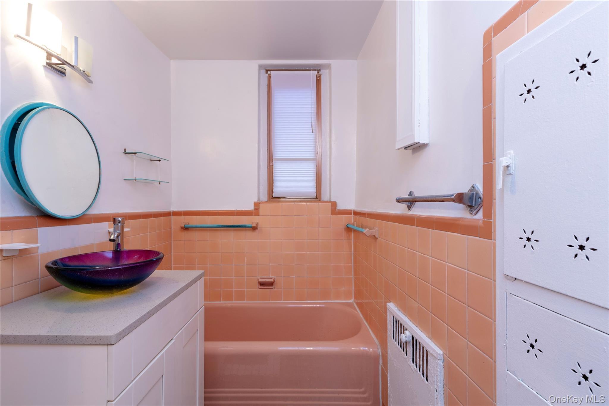 Coop 75th  Queens, NY 11375, MLS-948731-10