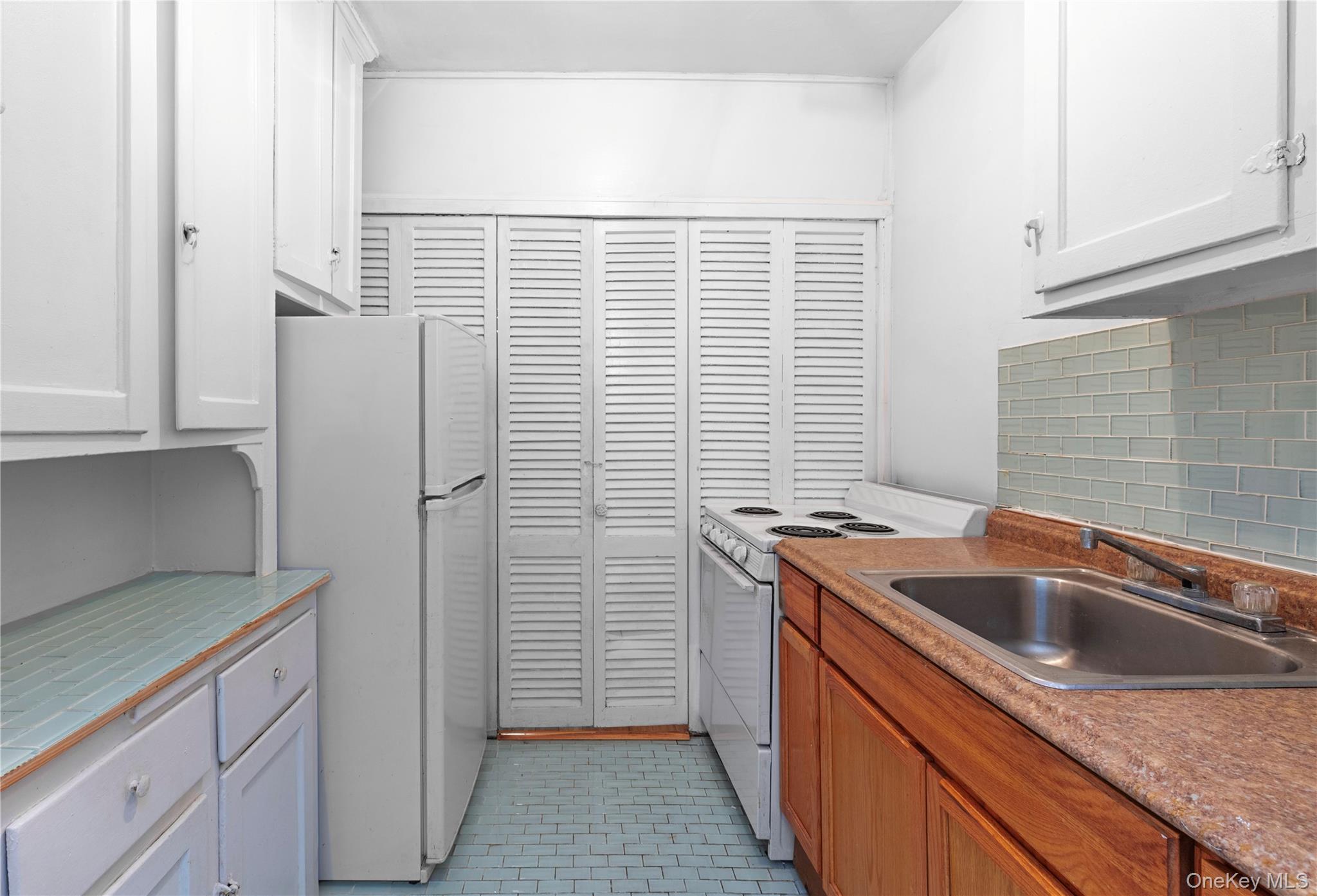 Coop 75th  Queens, NY 11375, MLS-948731-15