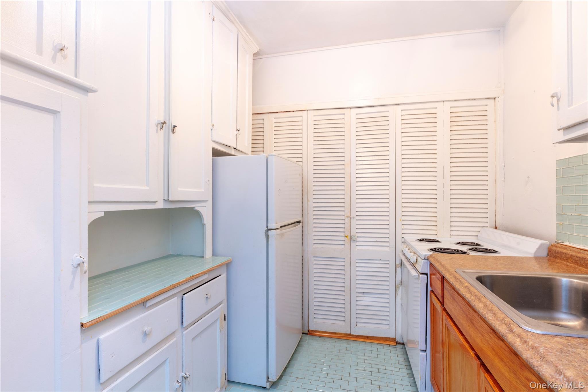 Coop 75th  Queens, NY 11375, MLS-948731-16