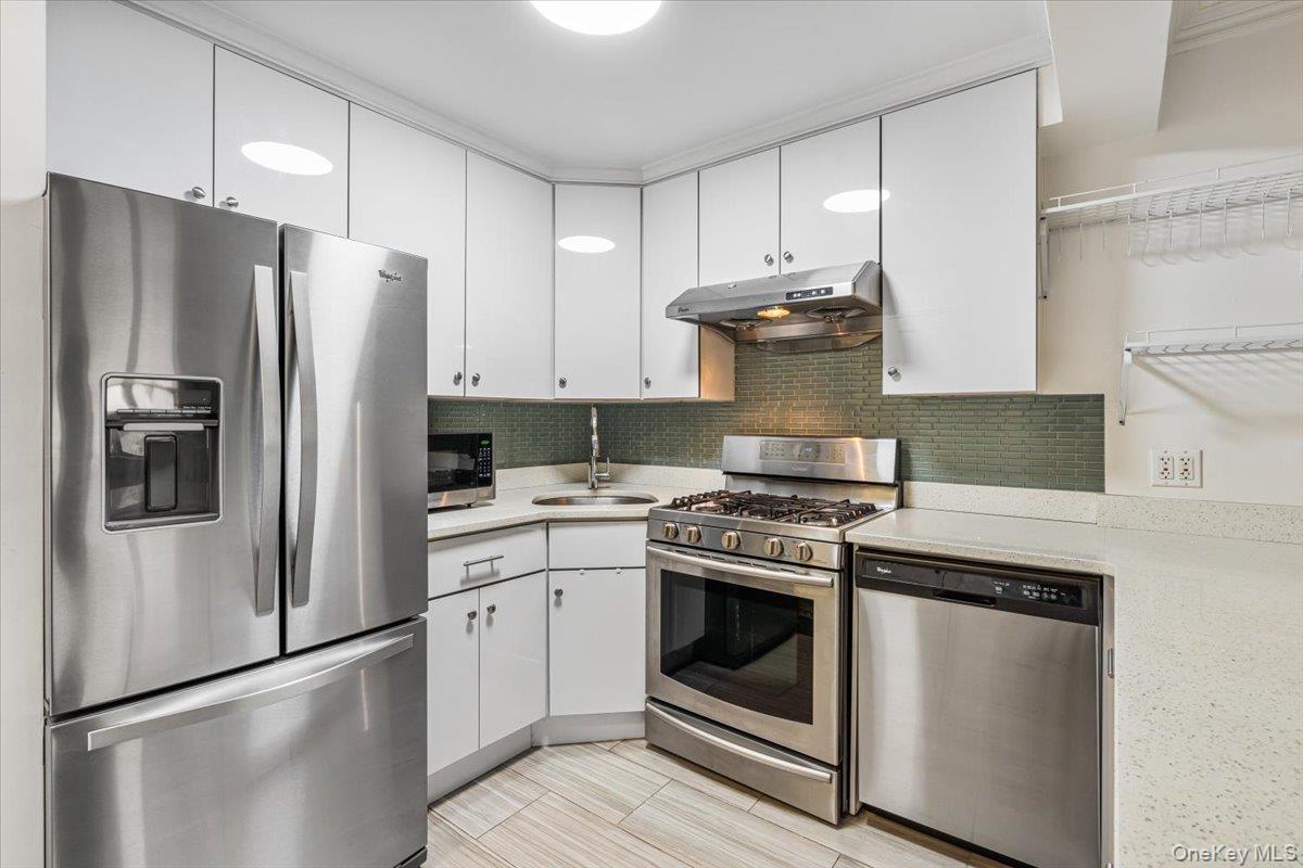 Coop Webster Avenue  Brooklyn, NY 11230, MLS-948838-6