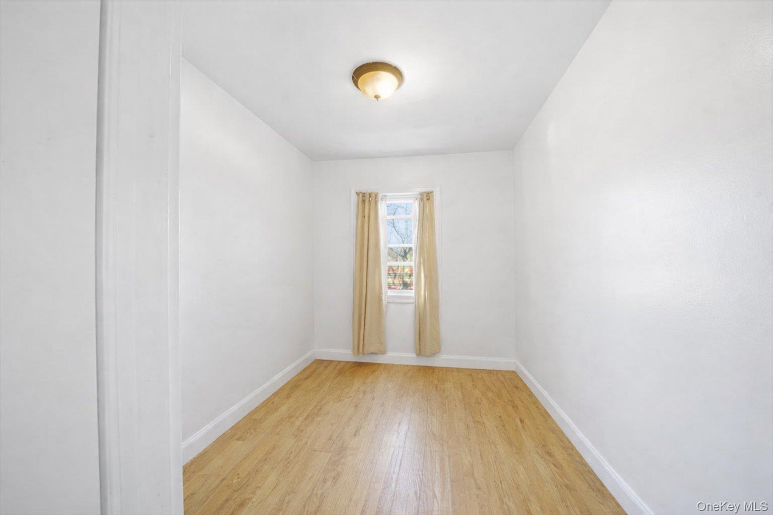 Single Family Ely  Bronx, NY 10466, MLS-948871-11