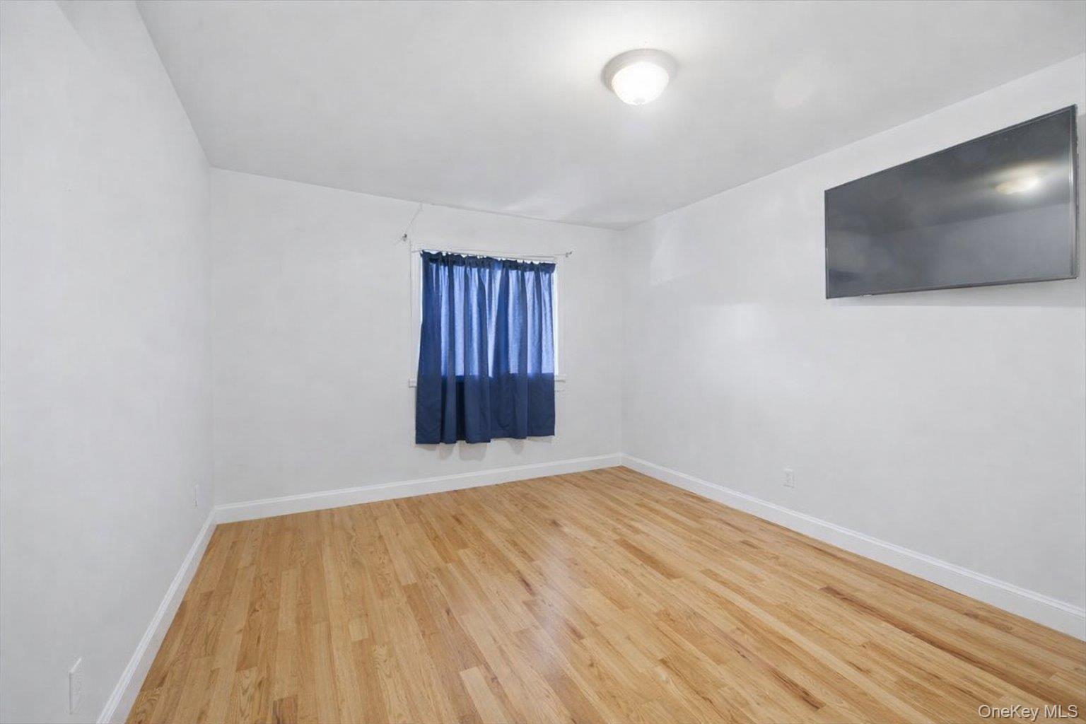 Single Family Ely  Bronx, NY 10466, MLS-948871-14