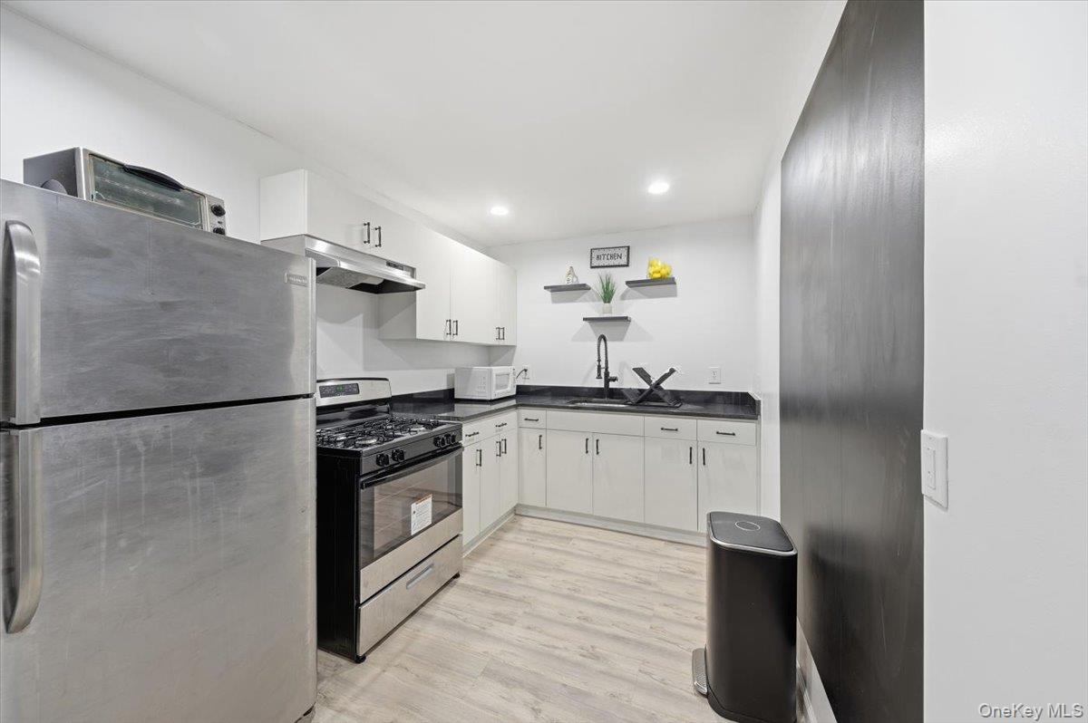 Single Family Ely  Bronx, NY 10466, MLS-948871-19