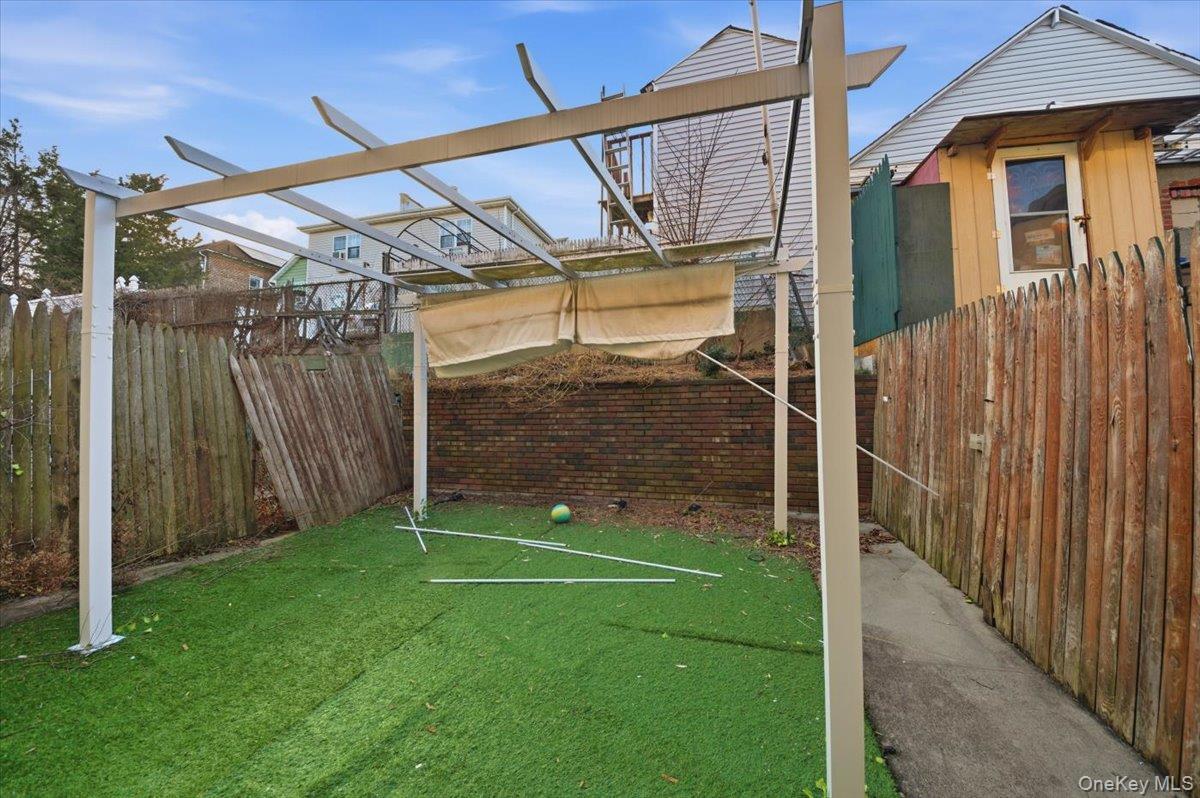 Single Family Ely  Bronx, NY 10466, MLS-948871-23