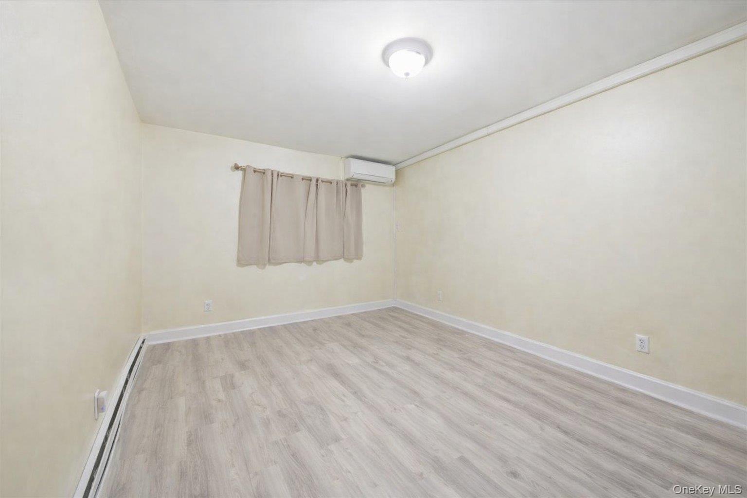 Single Family Ely  Bronx, NY 10466, MLS-948871-3