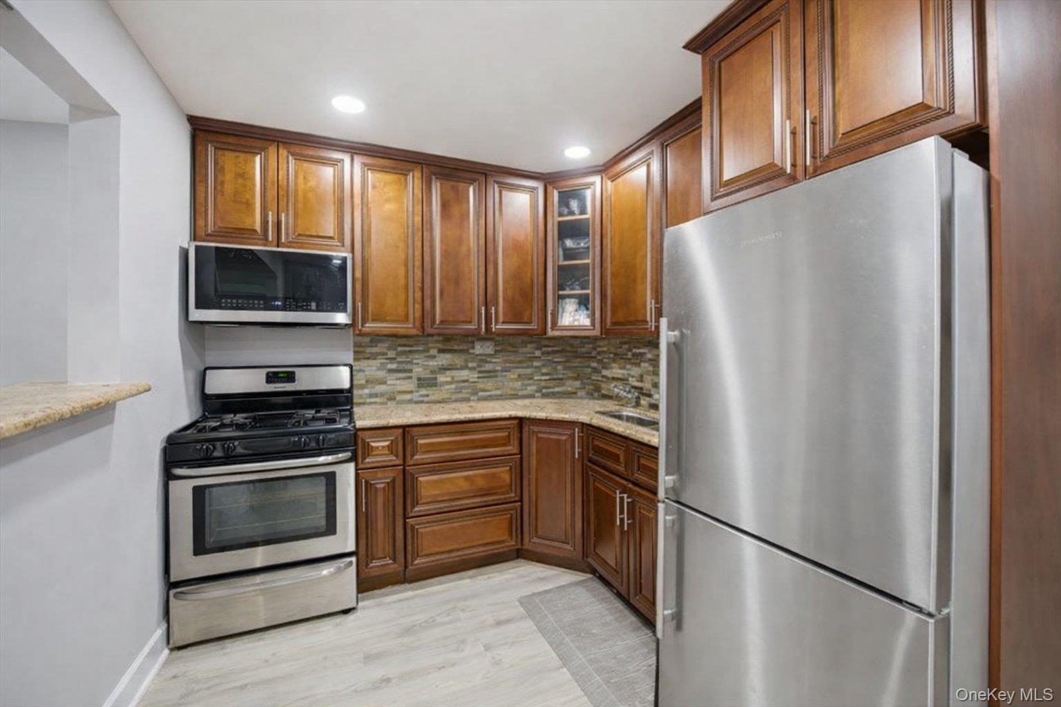 Single Family Ely  Bronx, NY 10466, MLS-948871-6