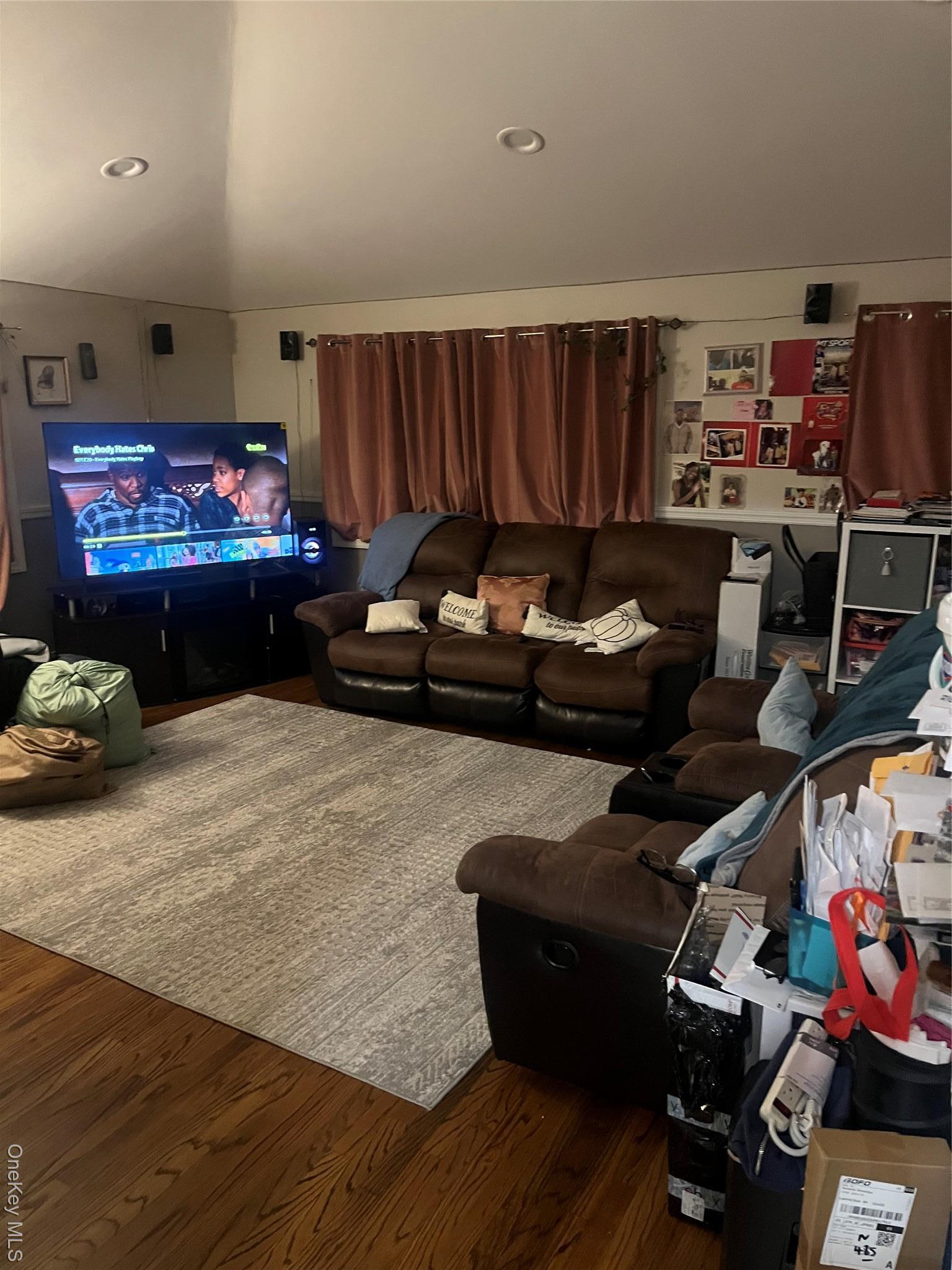 Single Family 220th  Queens, NY 11413, MLS-948896-15