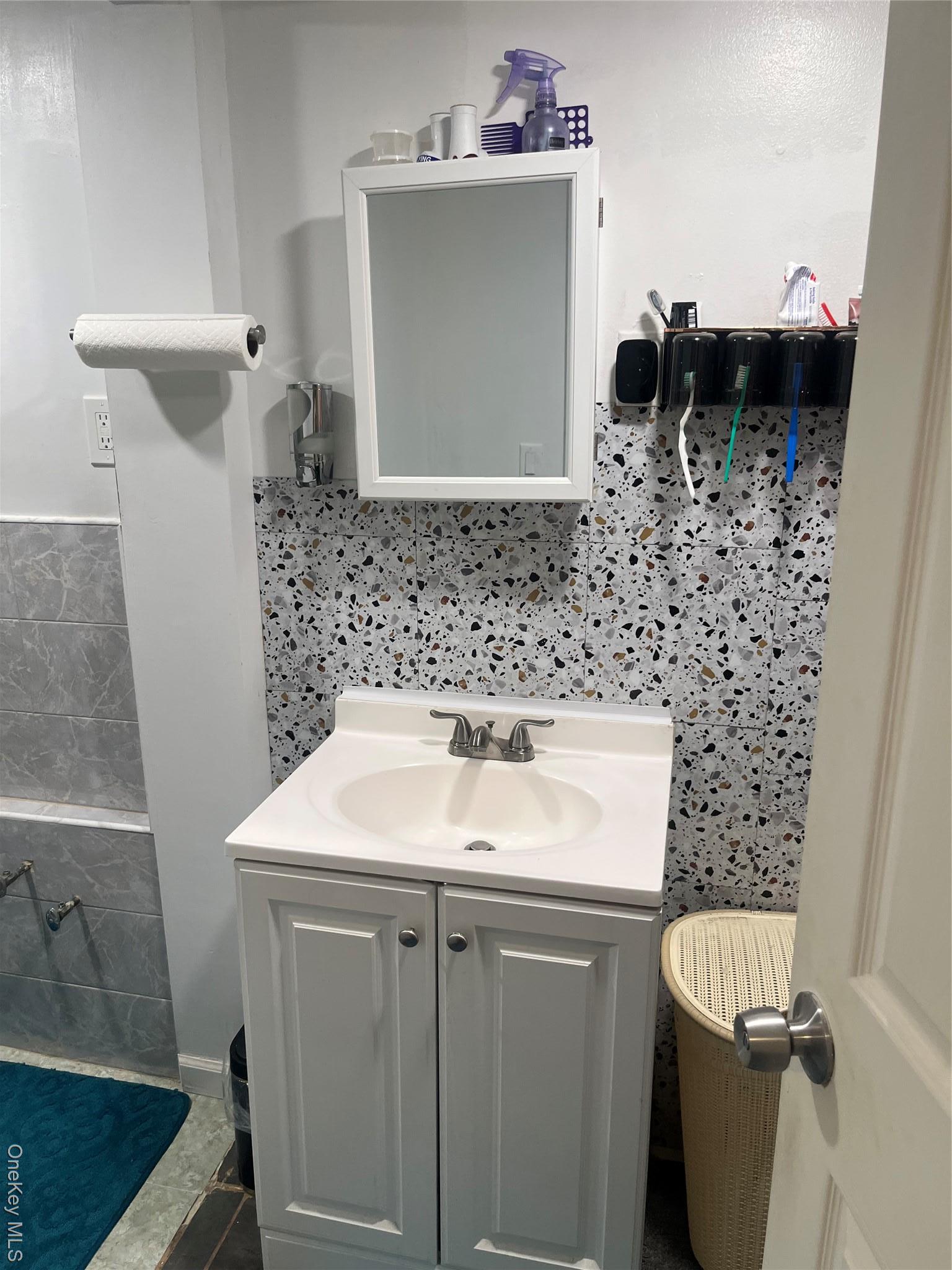 Single Family 220th  Queens, NY 11413, MLS-948896-24