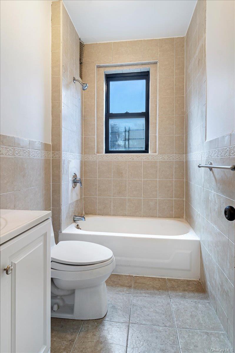 Condo Broadway  Manhattan, NY 10033, MLS-948910-10