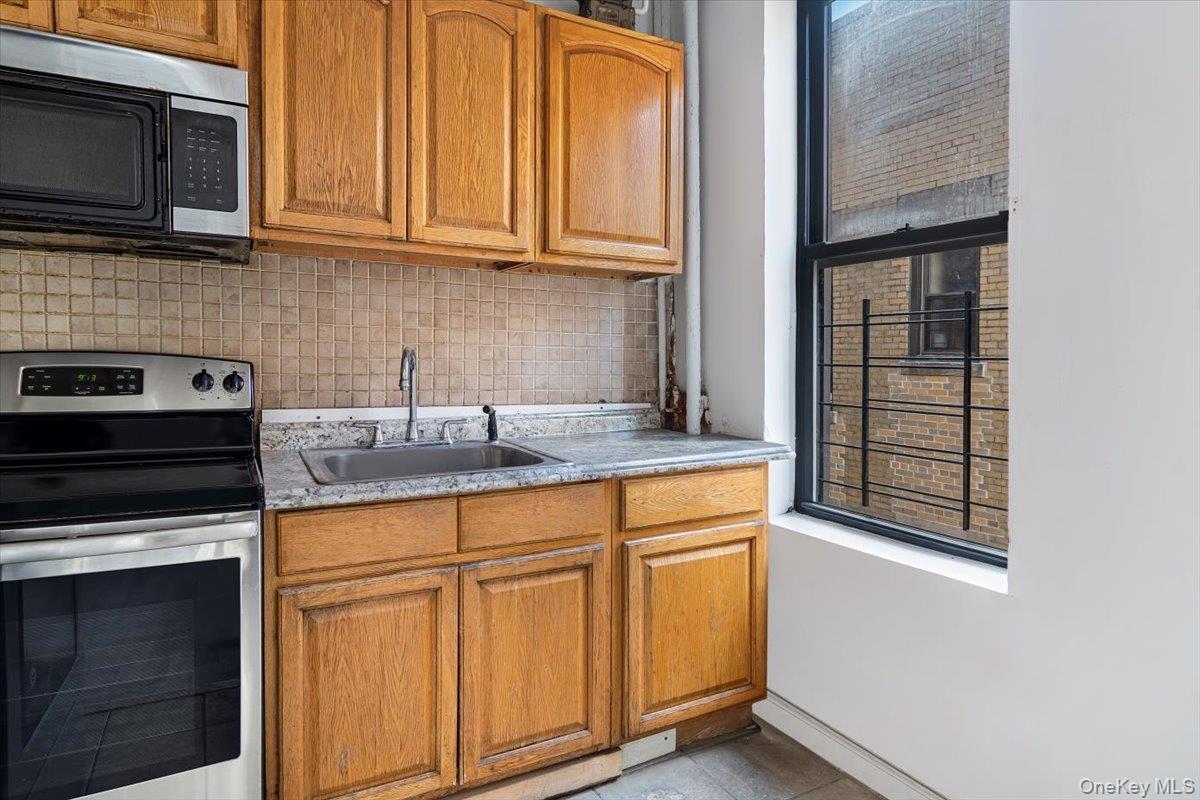 Condo Broadway  Manhattan, NY 10033, MLS-948910-8