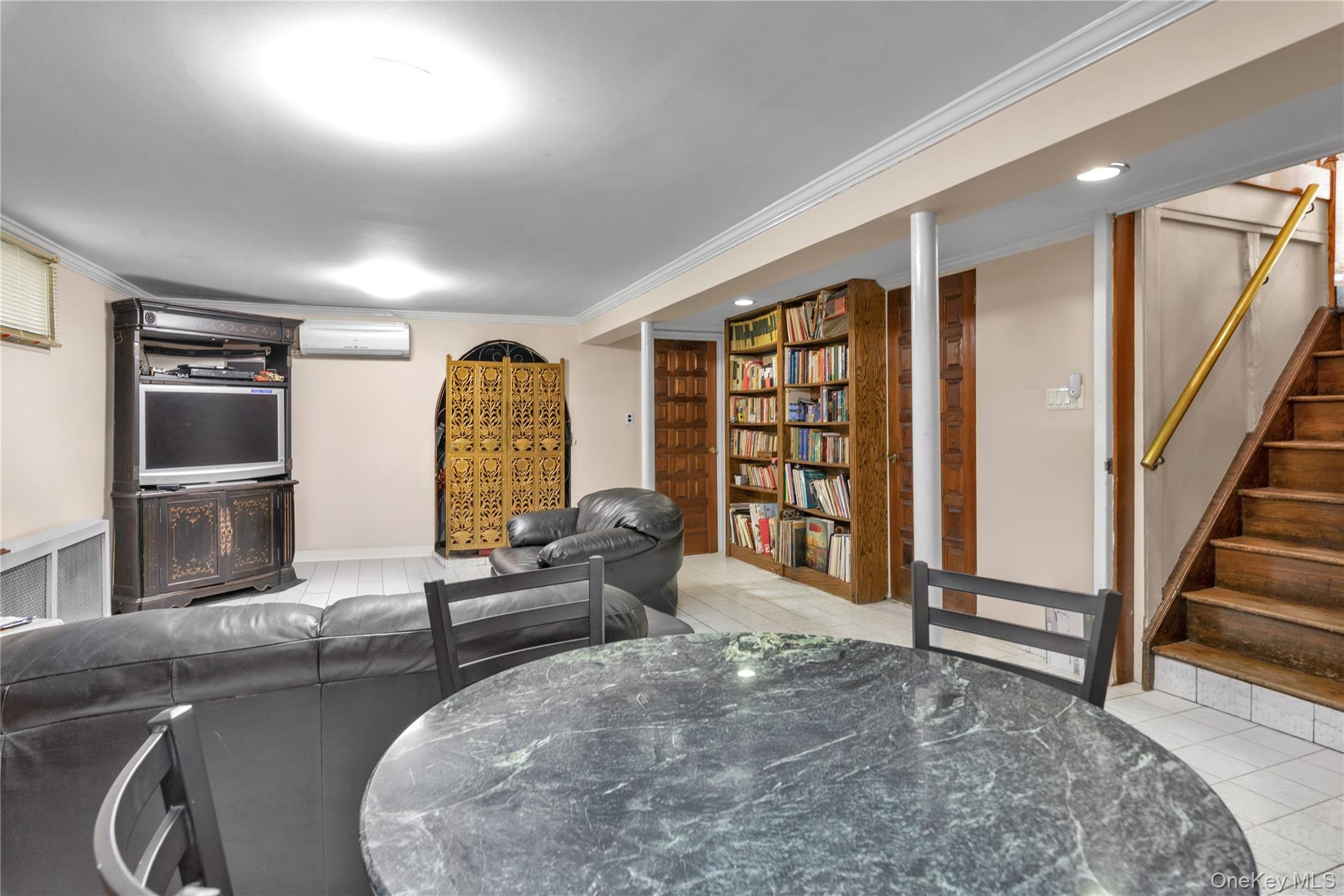 Single Family 9th Queens, NY 11357, MLS-948969-18