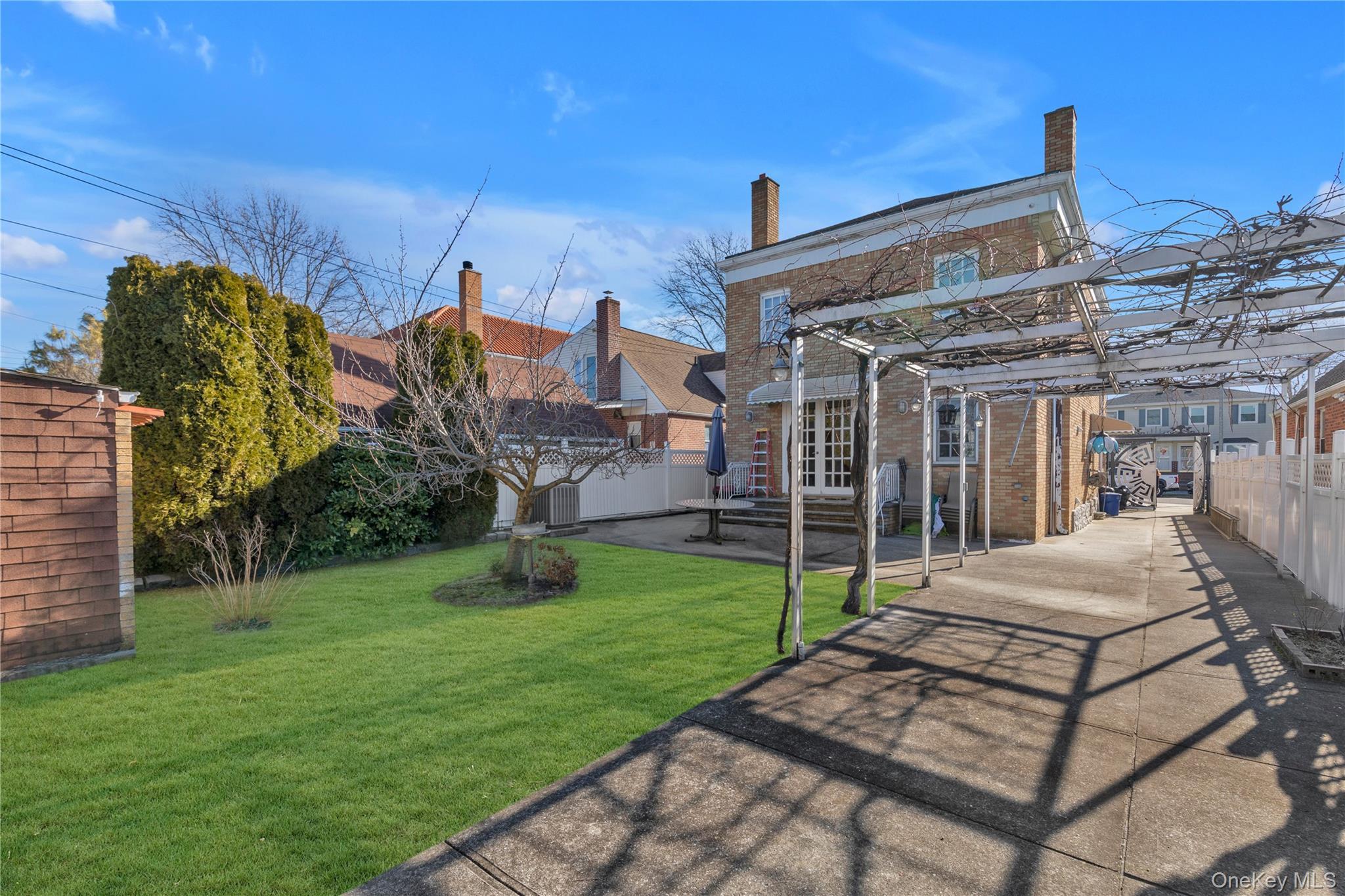 Single Family 9th Queens, NY 11357, MLS-948969-21