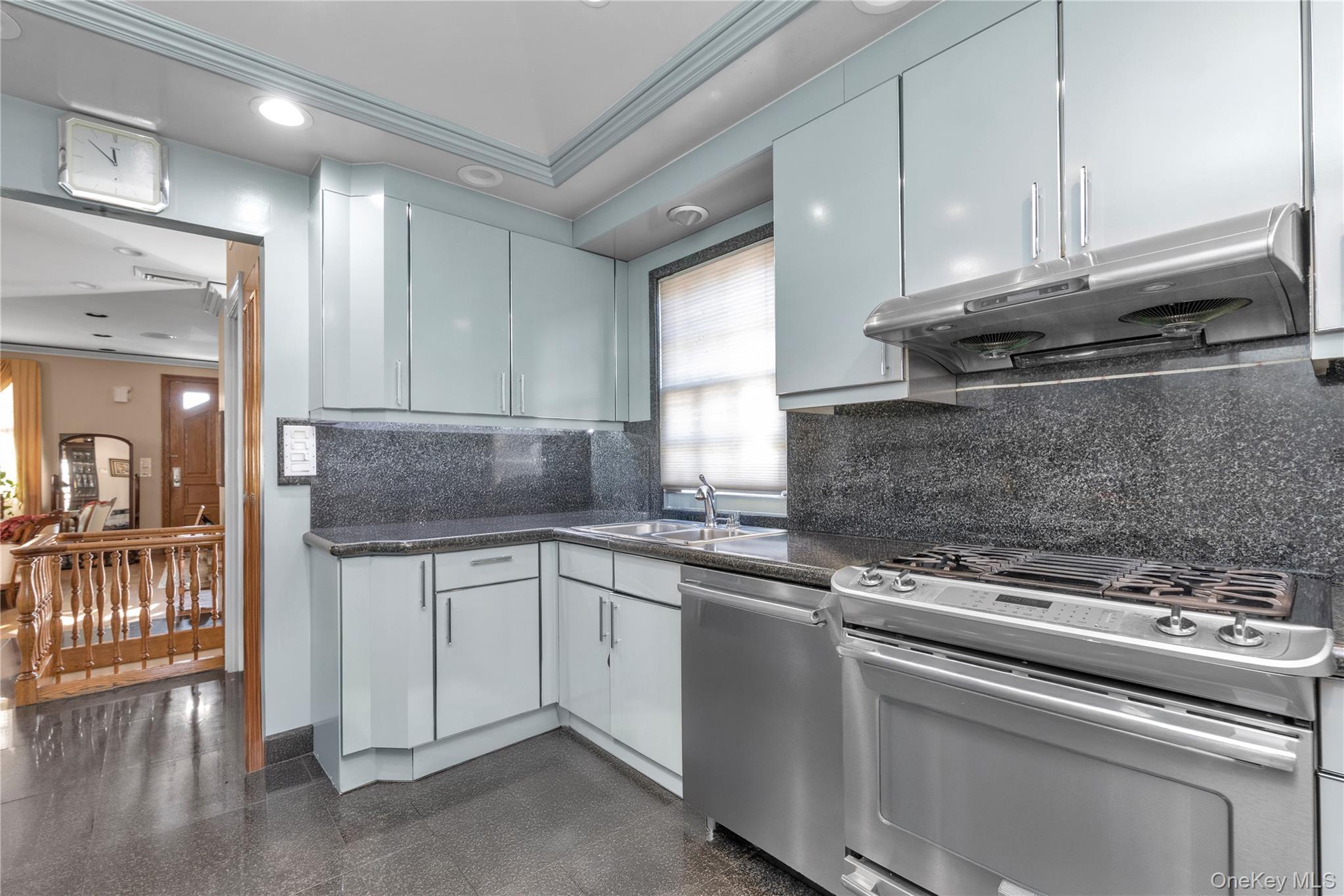 Single Family 9th Queens, NY 11357, MLS-948969-8